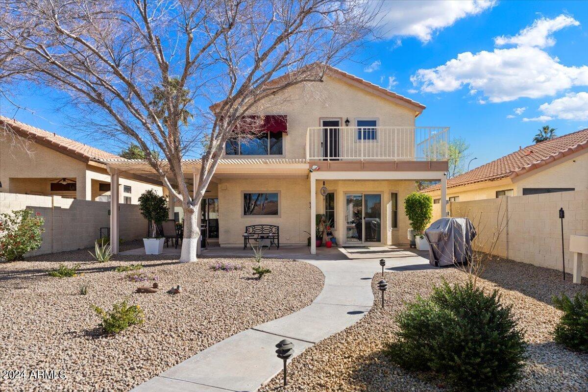 3828 N CARNATION Lane