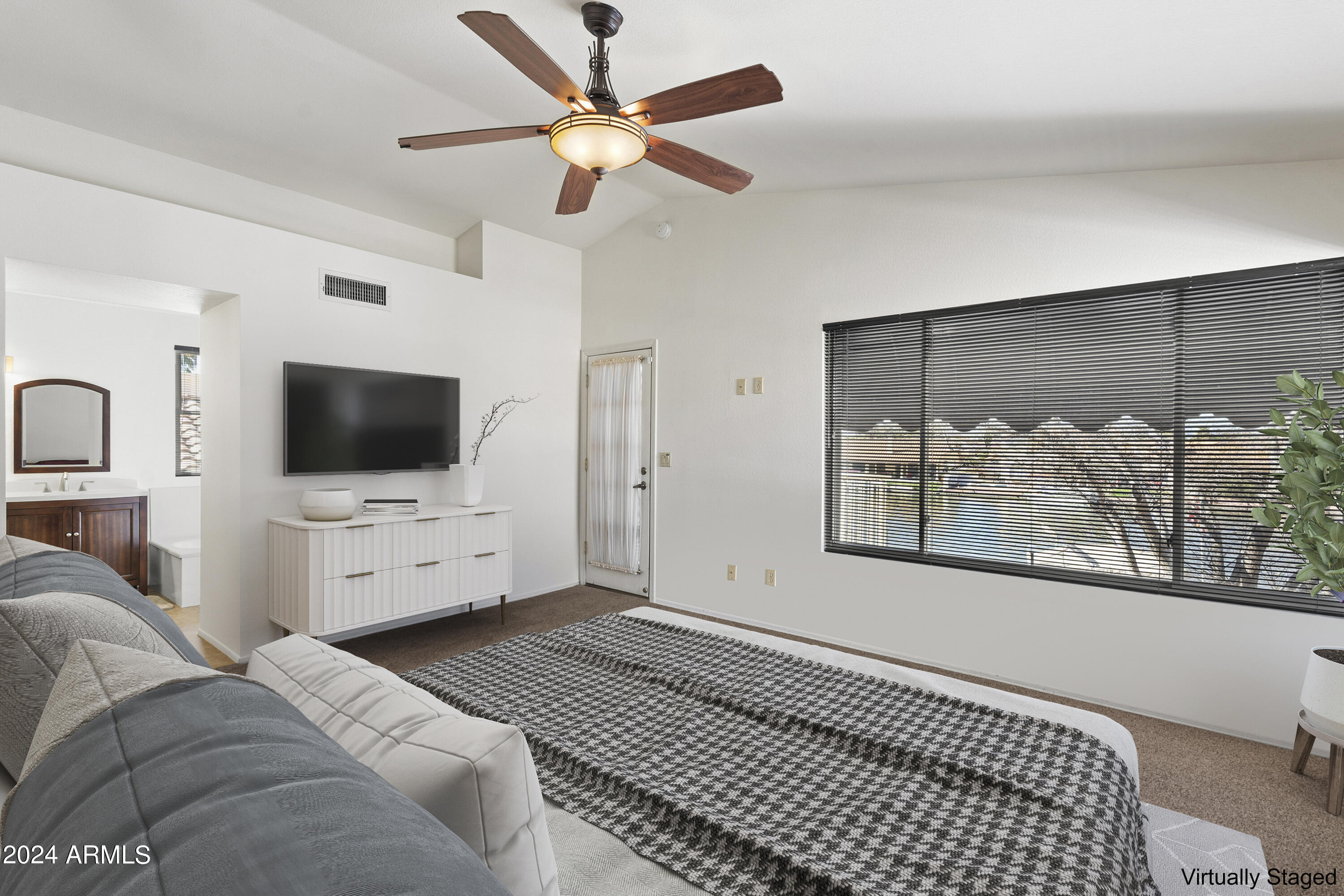 3828 N CARNATION Lane