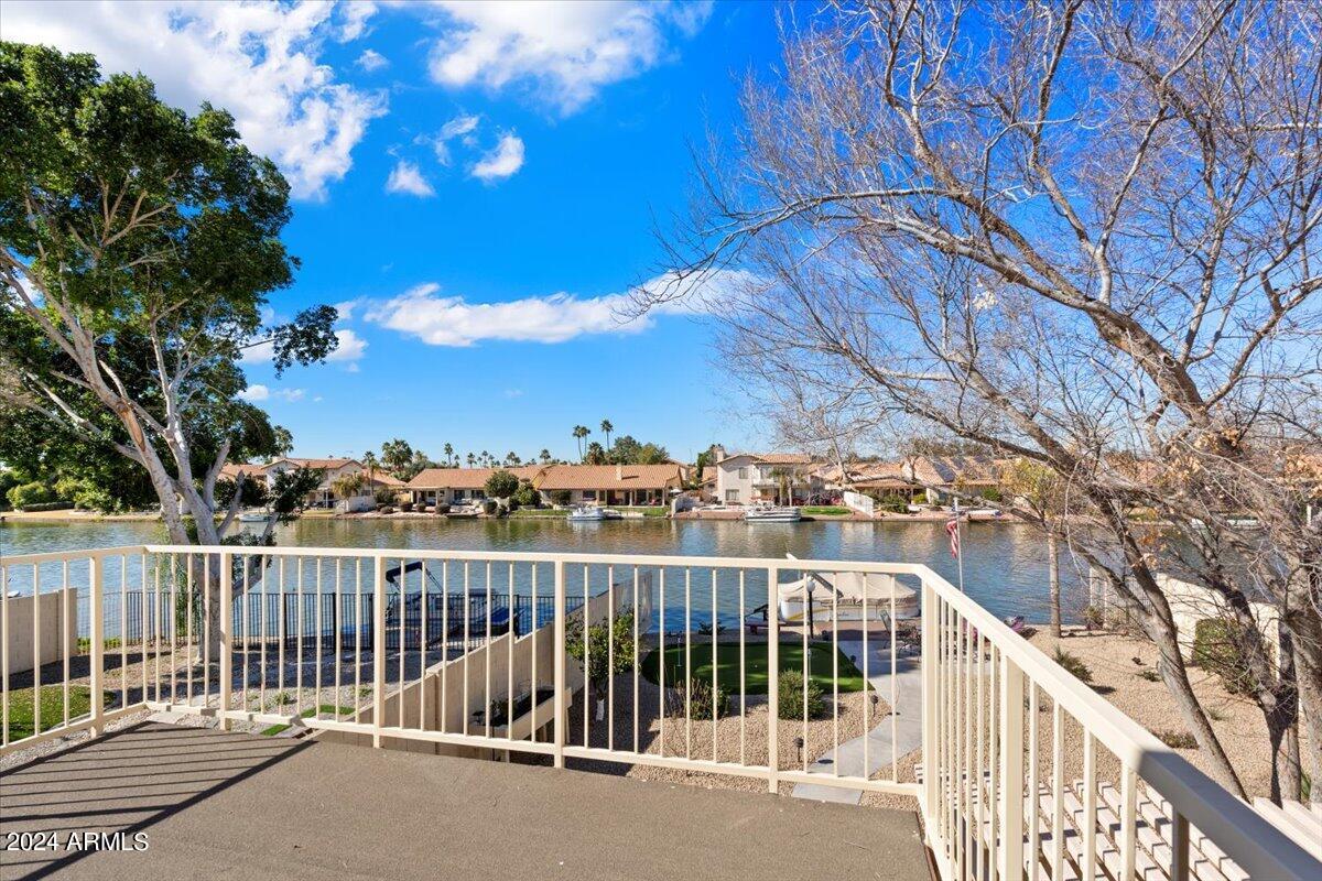 3828 N CARNATION Lane