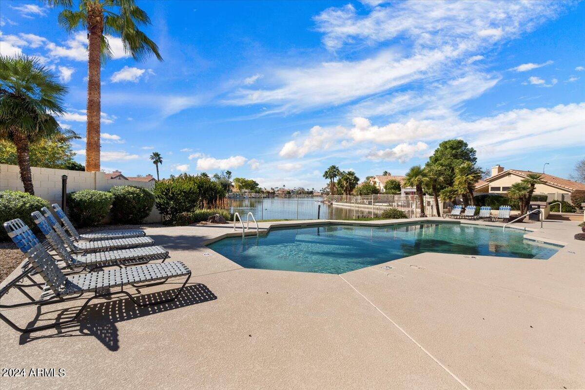 3828 N CARNATION Lane