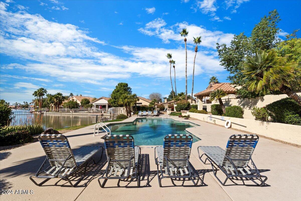 3828 N CARNATION Lane