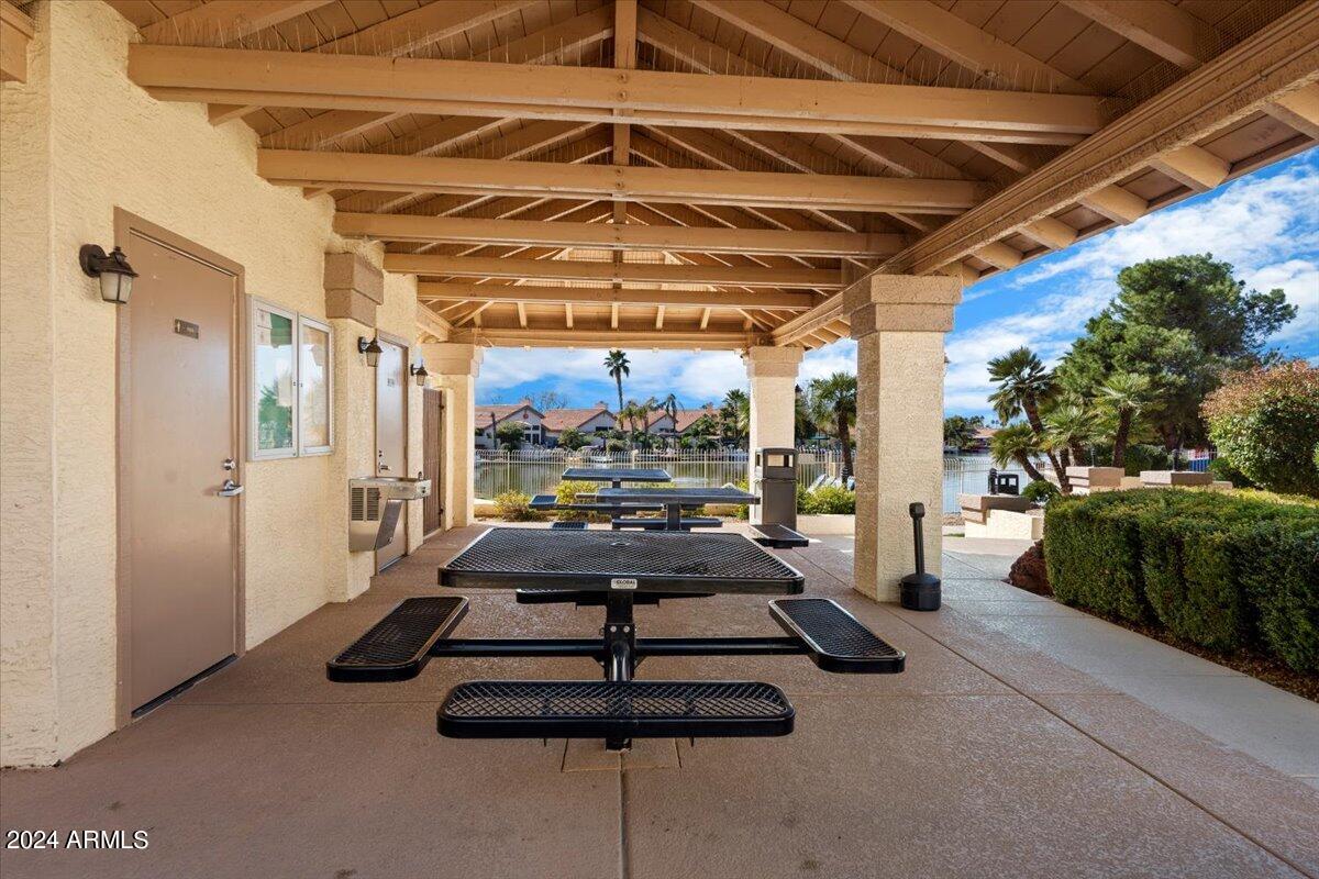 3828 N CARNATION Lane