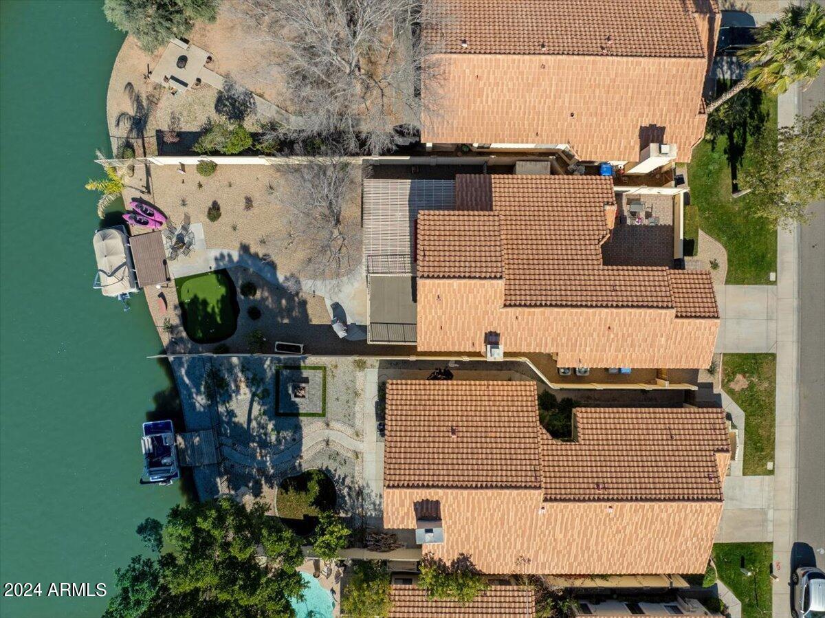 3828 N CARNATION Lane