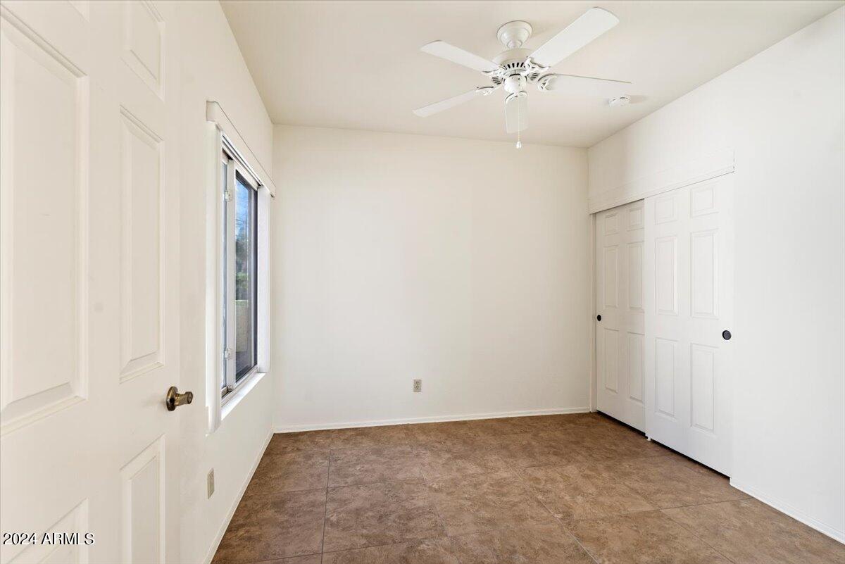 3828 N CARNATION Lane