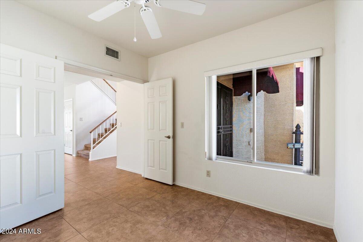 3828 N CARNATION Lane