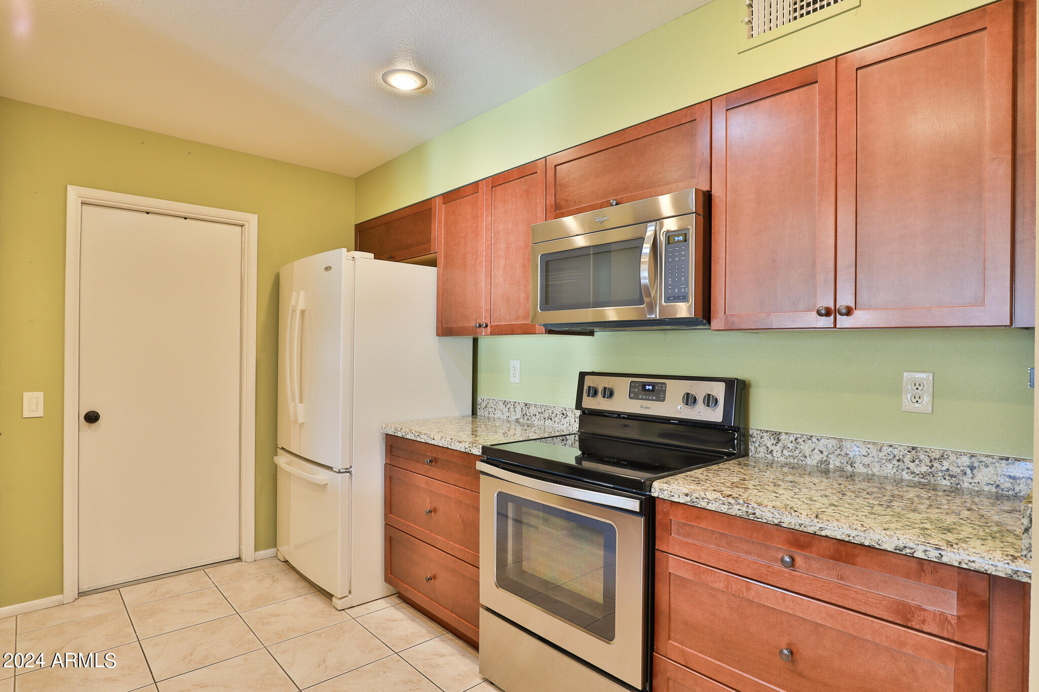 9323 W GLEN OAKS Circle