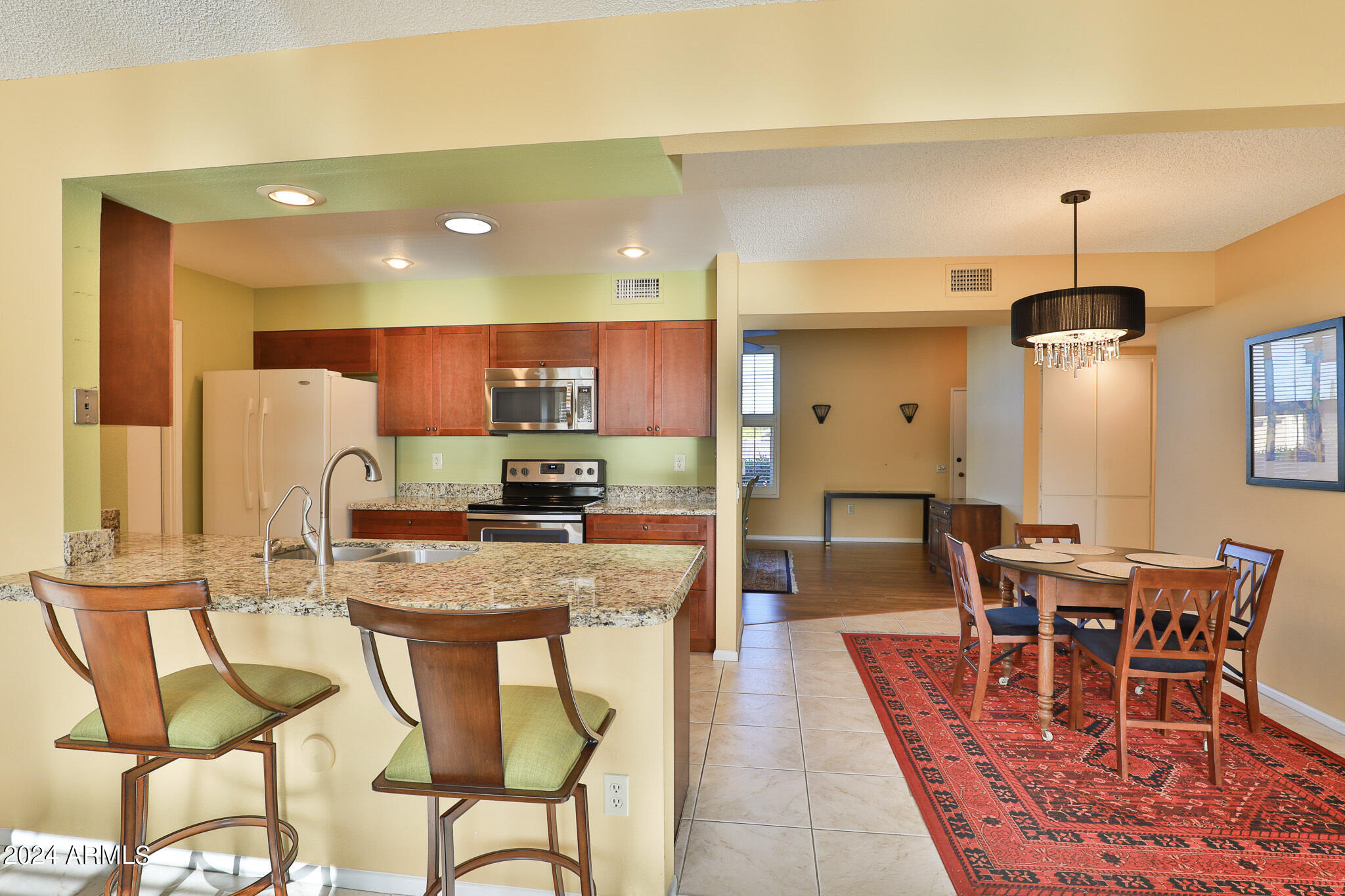 9323 W GLEN OAKS Circle