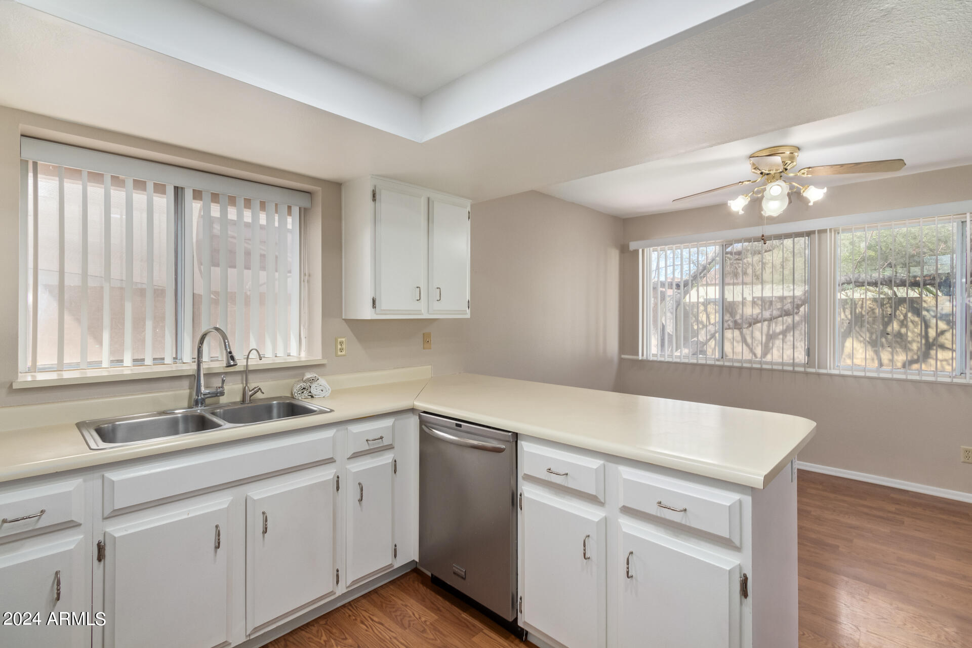 4216 W VILLA RITA Drive