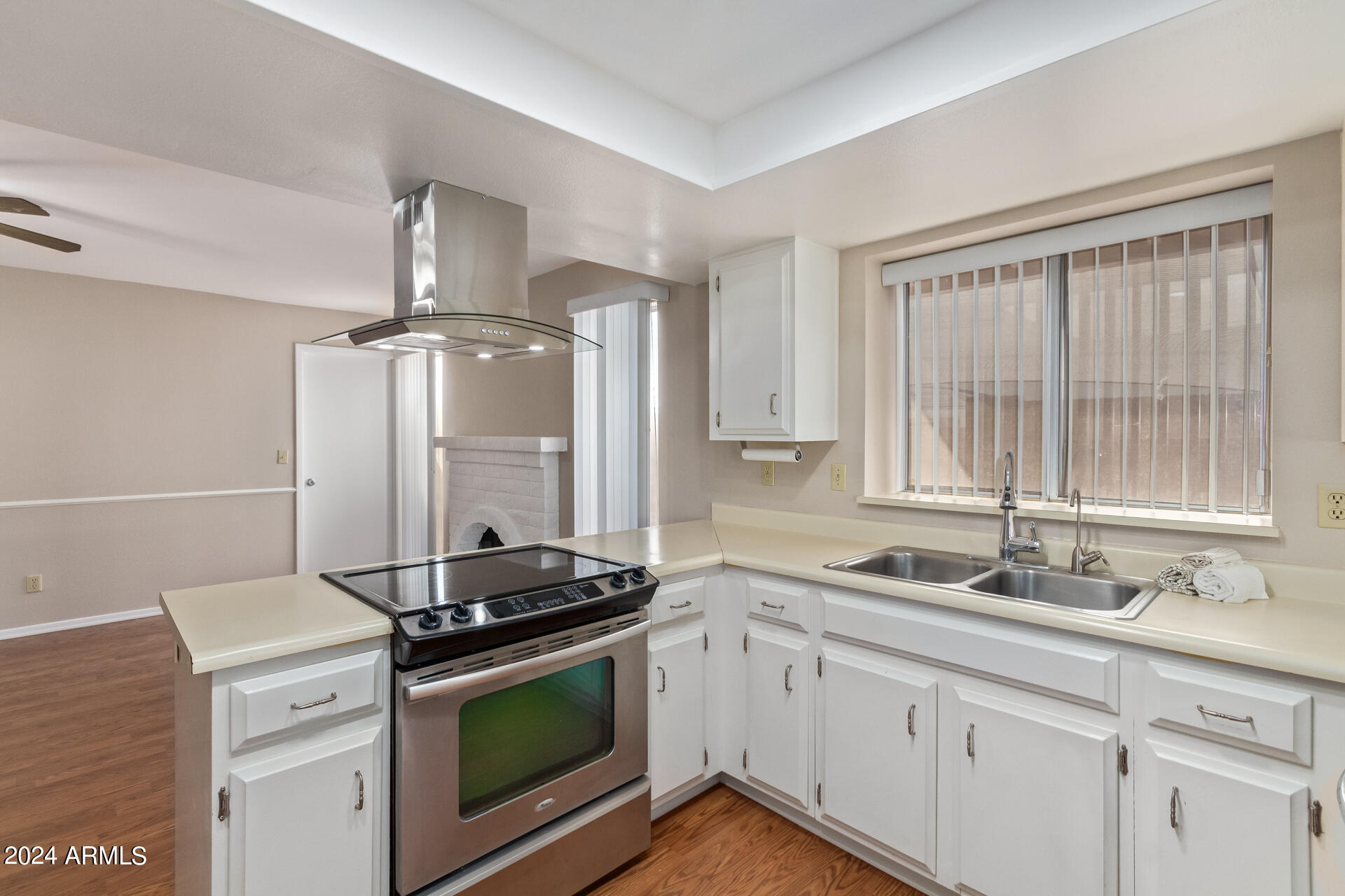 4216 W VILLA RITA Drive