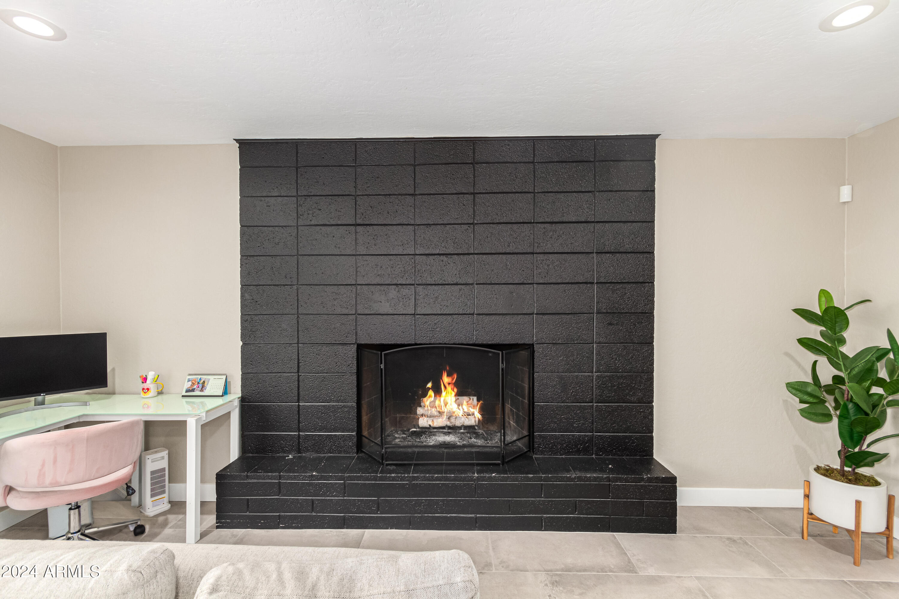 2514 N 49TH Place