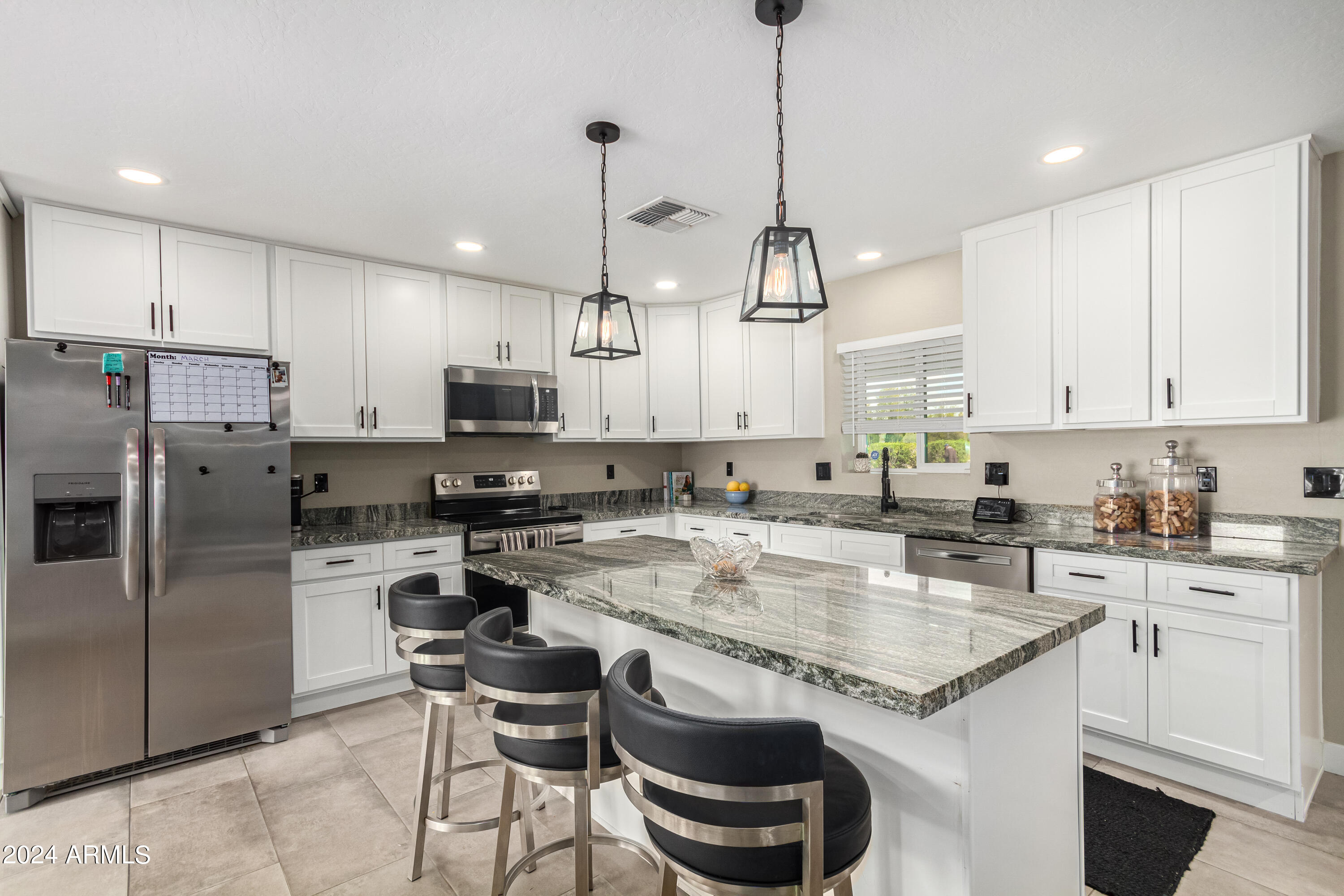 2514 N 49TH Place