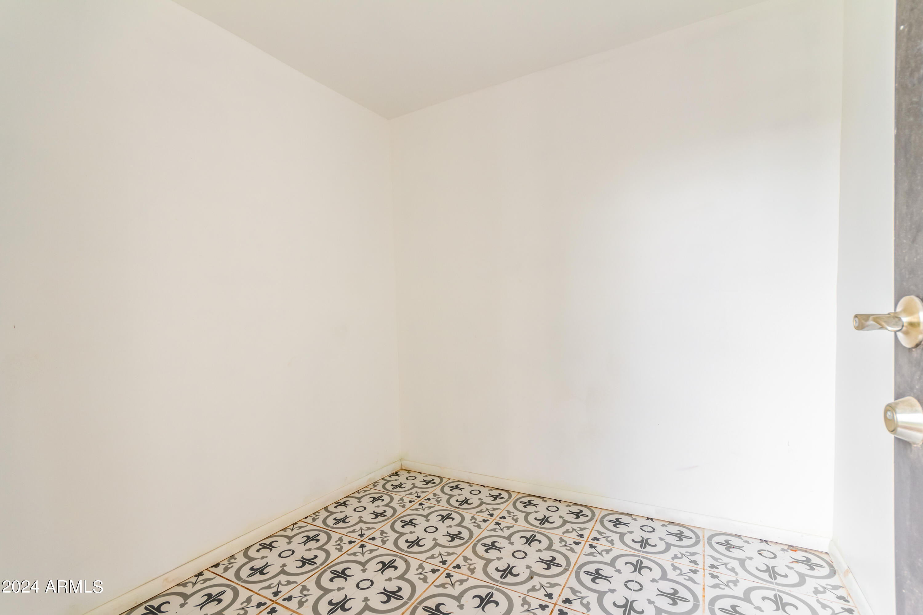 2514 N 49TH Place