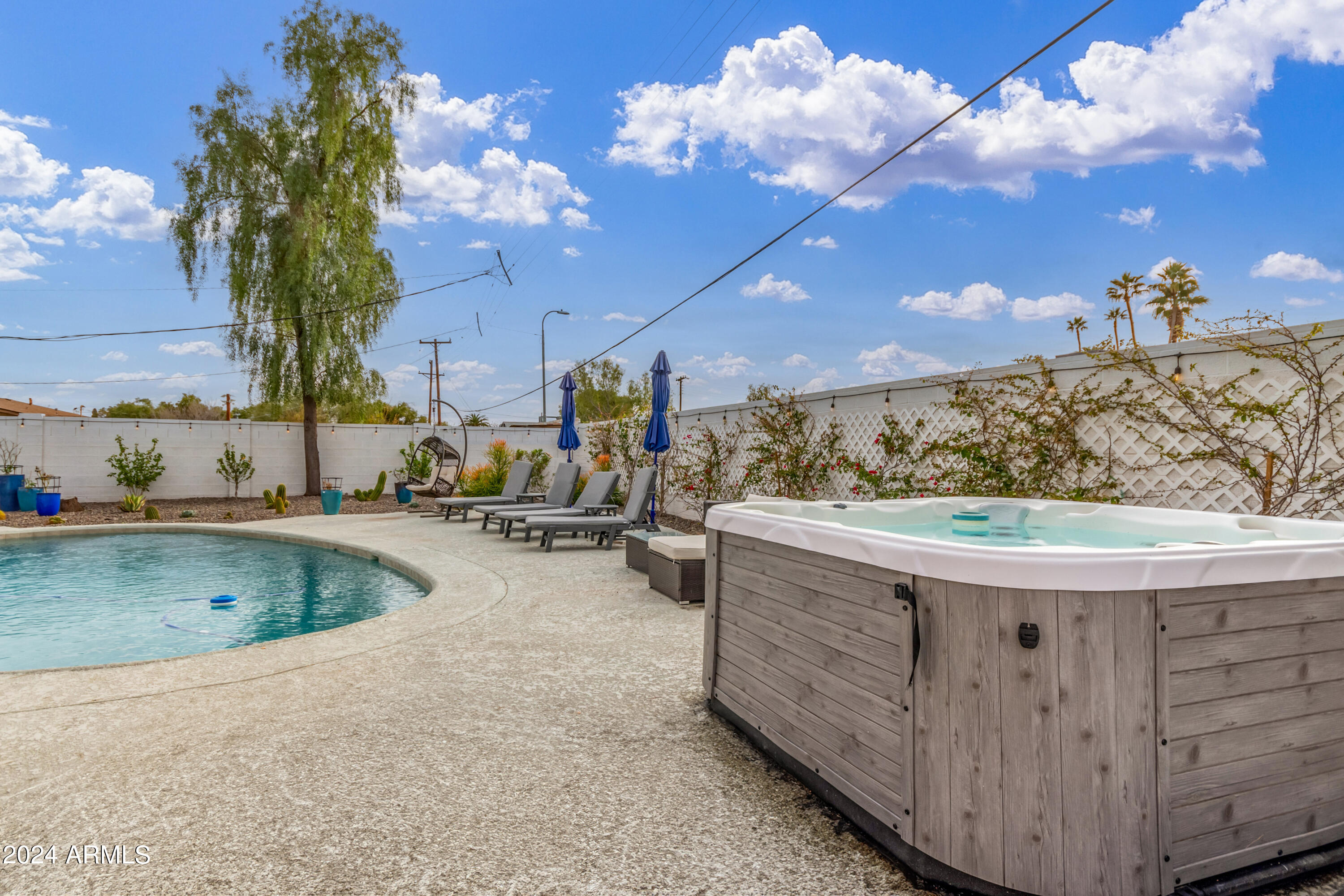 2514 N 49TH Place