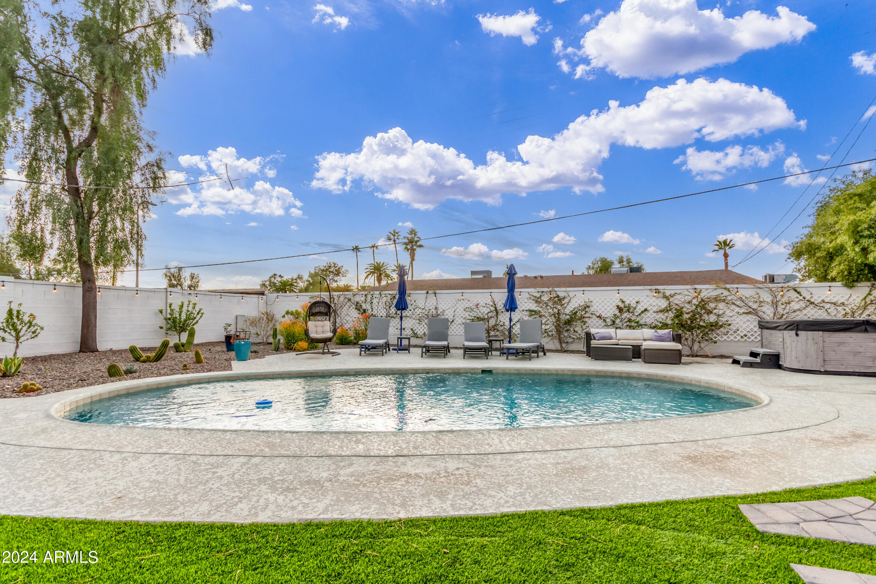 2514 N 49TH Place