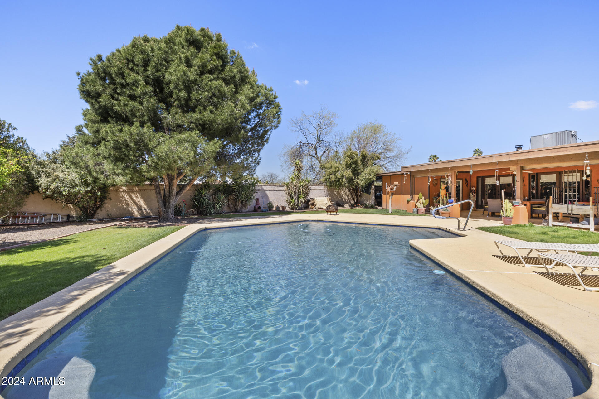 8109 E GARY Road