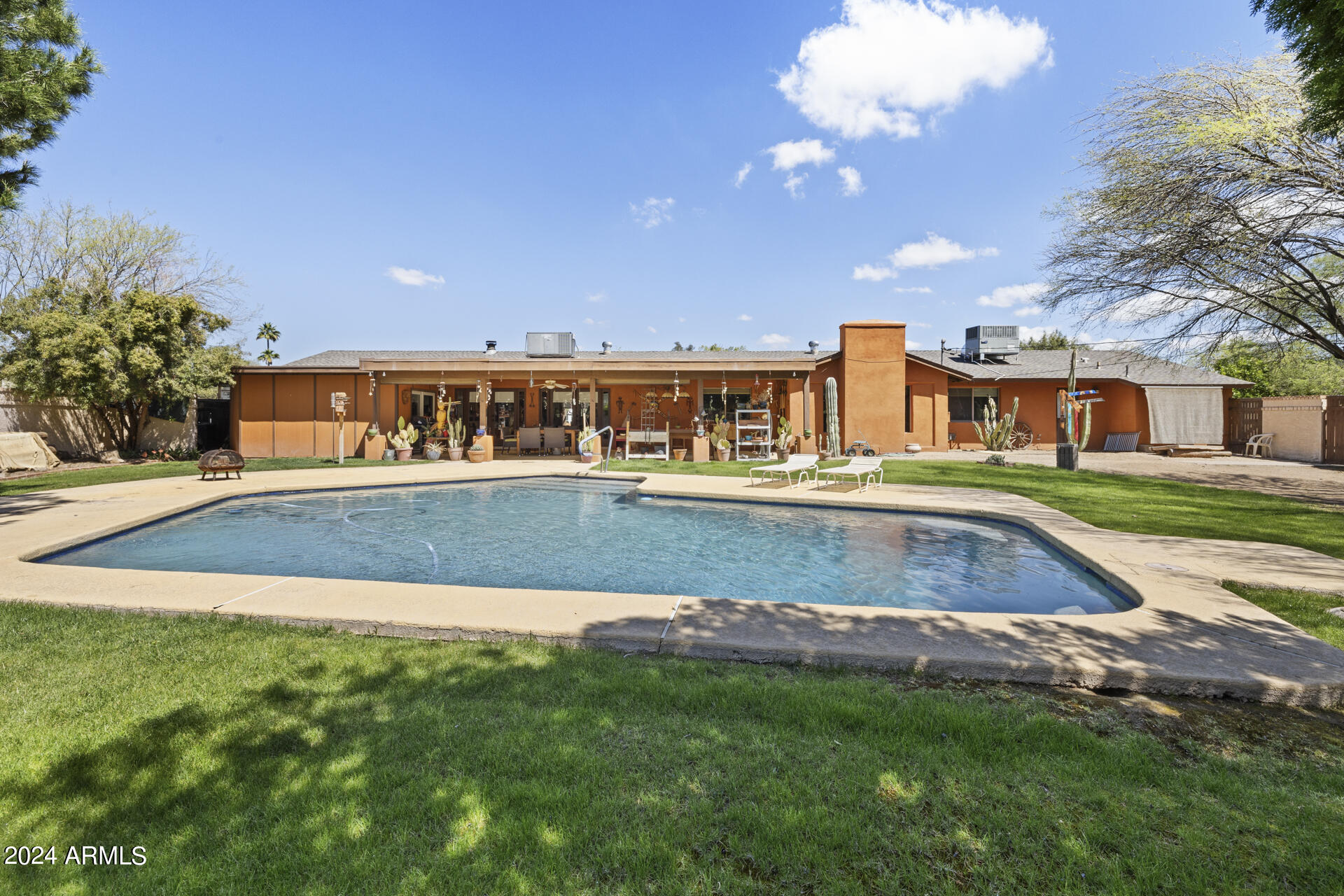 8109 E GARY Road