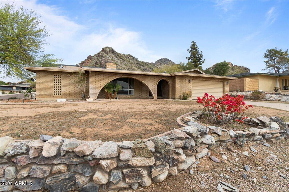 2416 E PIESTEWA PEAK Drive