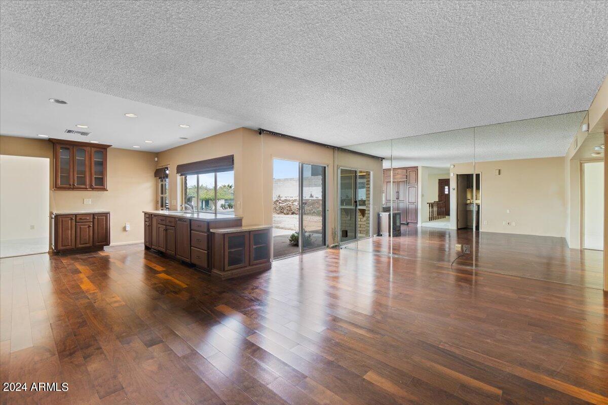 2416 E PIESTEWA PEAK Drive