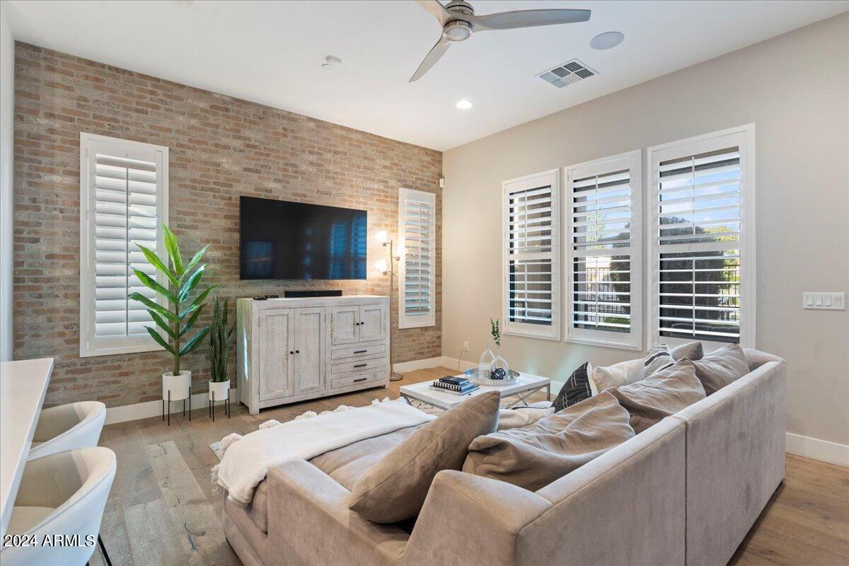 8340 E MCDONALD Drive, 1006