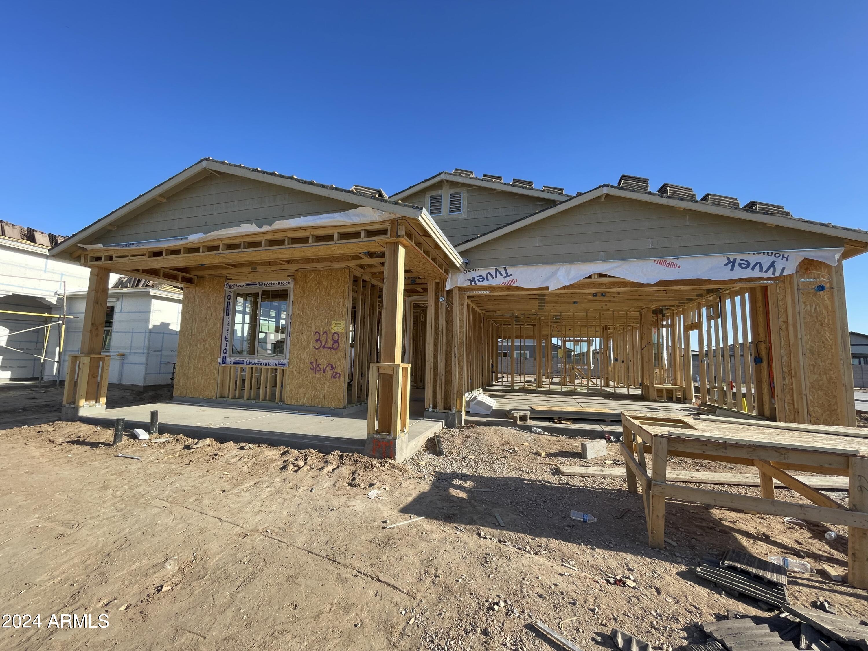 22929 E ROUNDUP Way