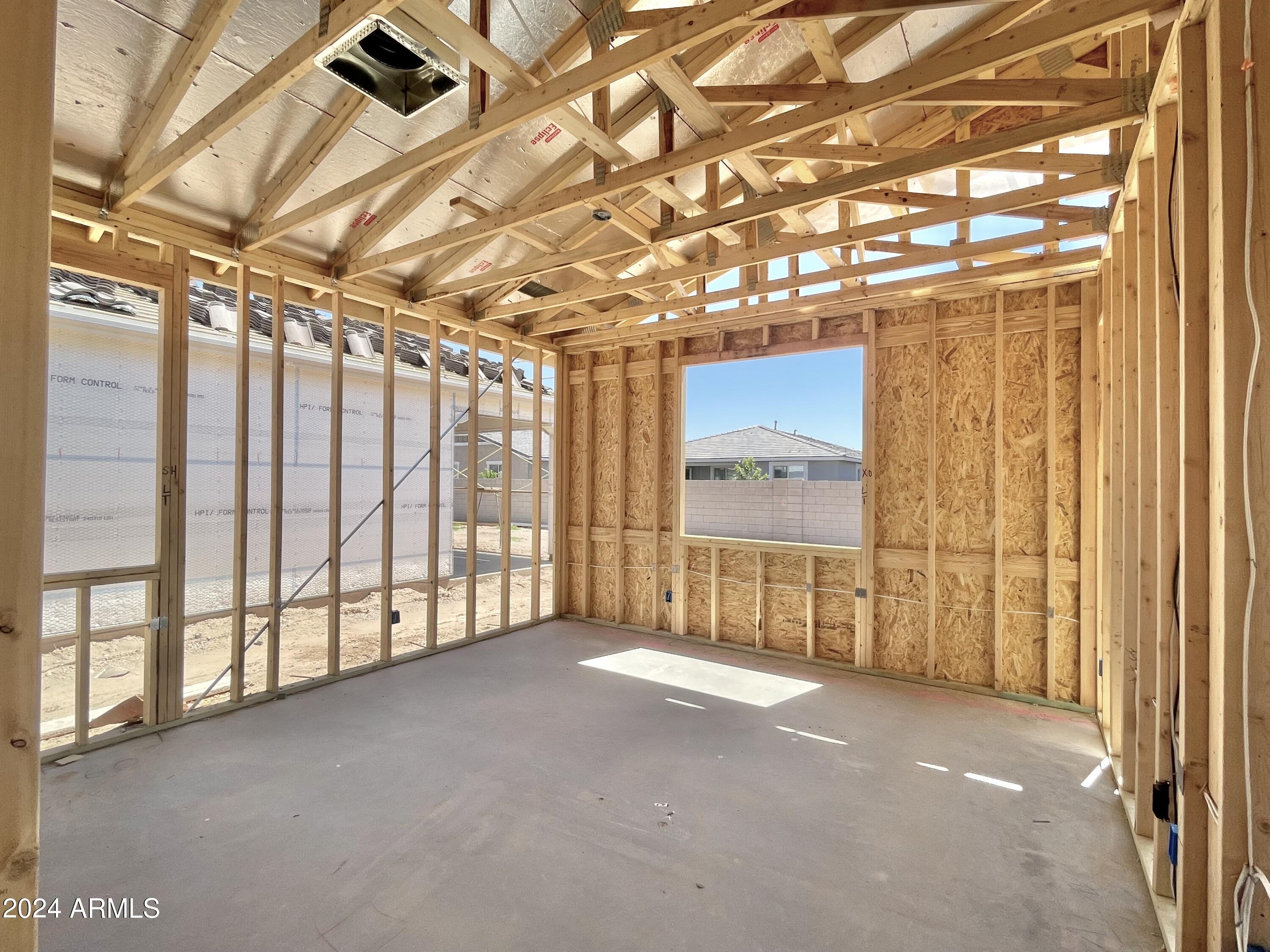 22929 E ROUNDUP Way