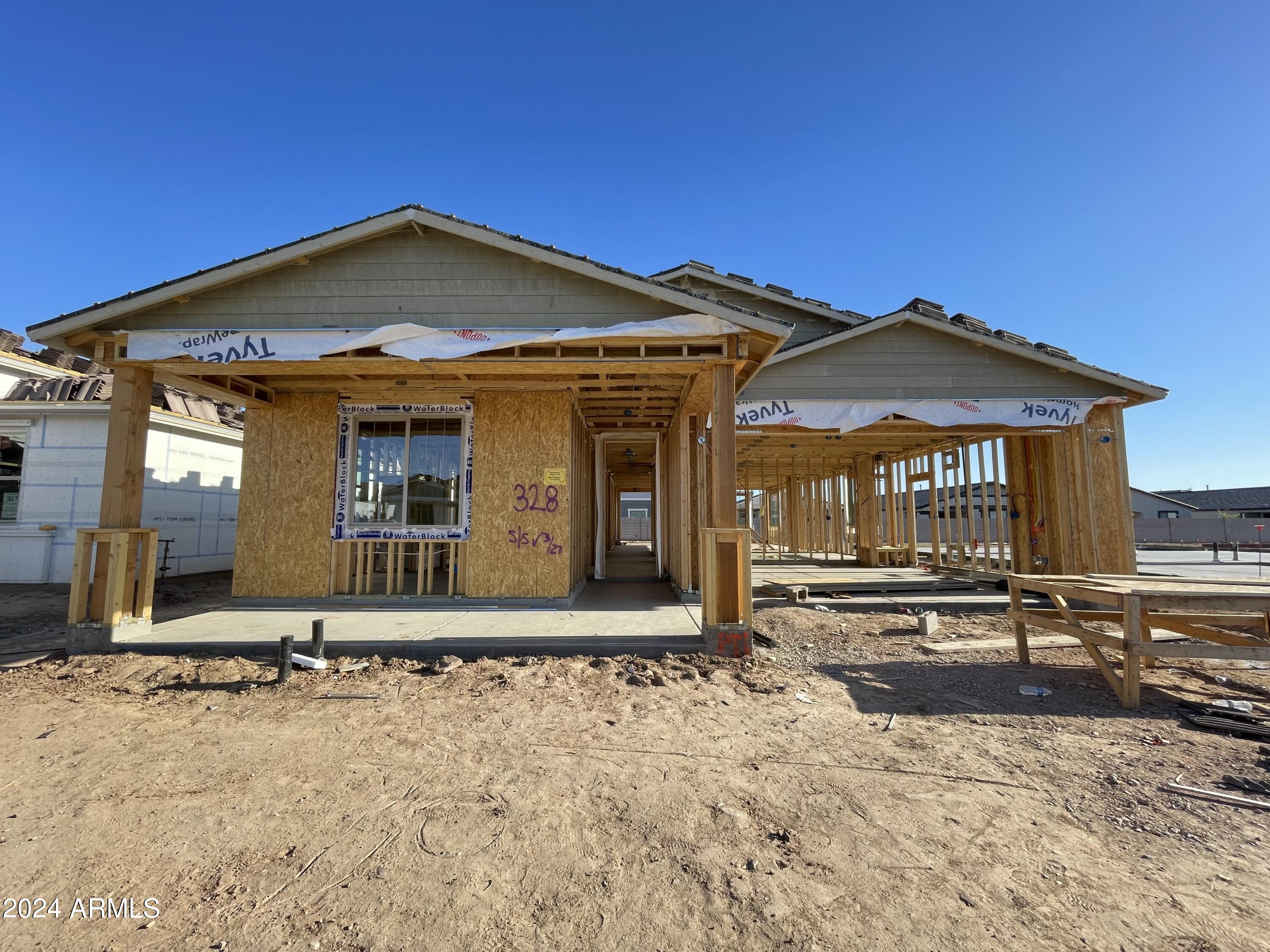 22929 E ROUNDUP Way
