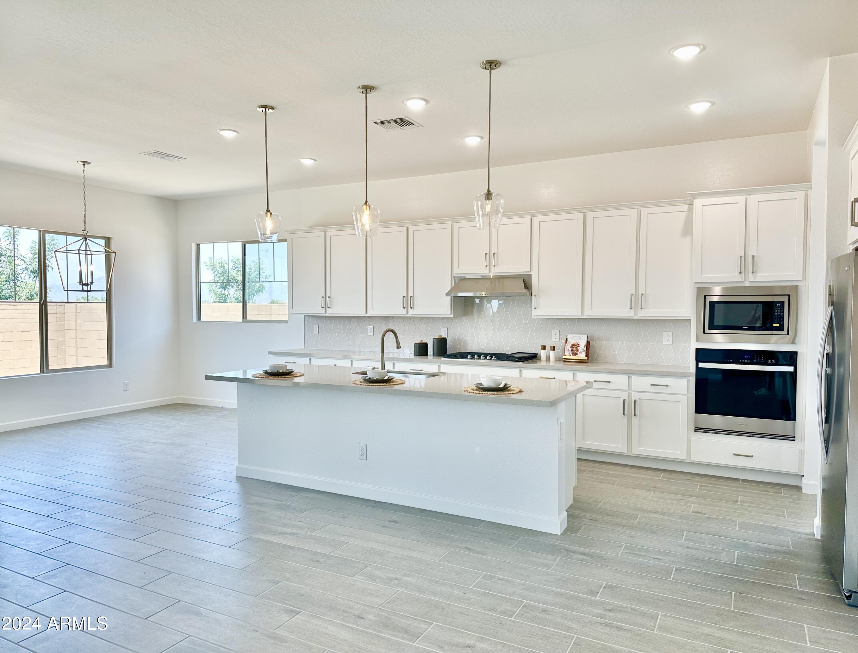 22612 E LORDS Way