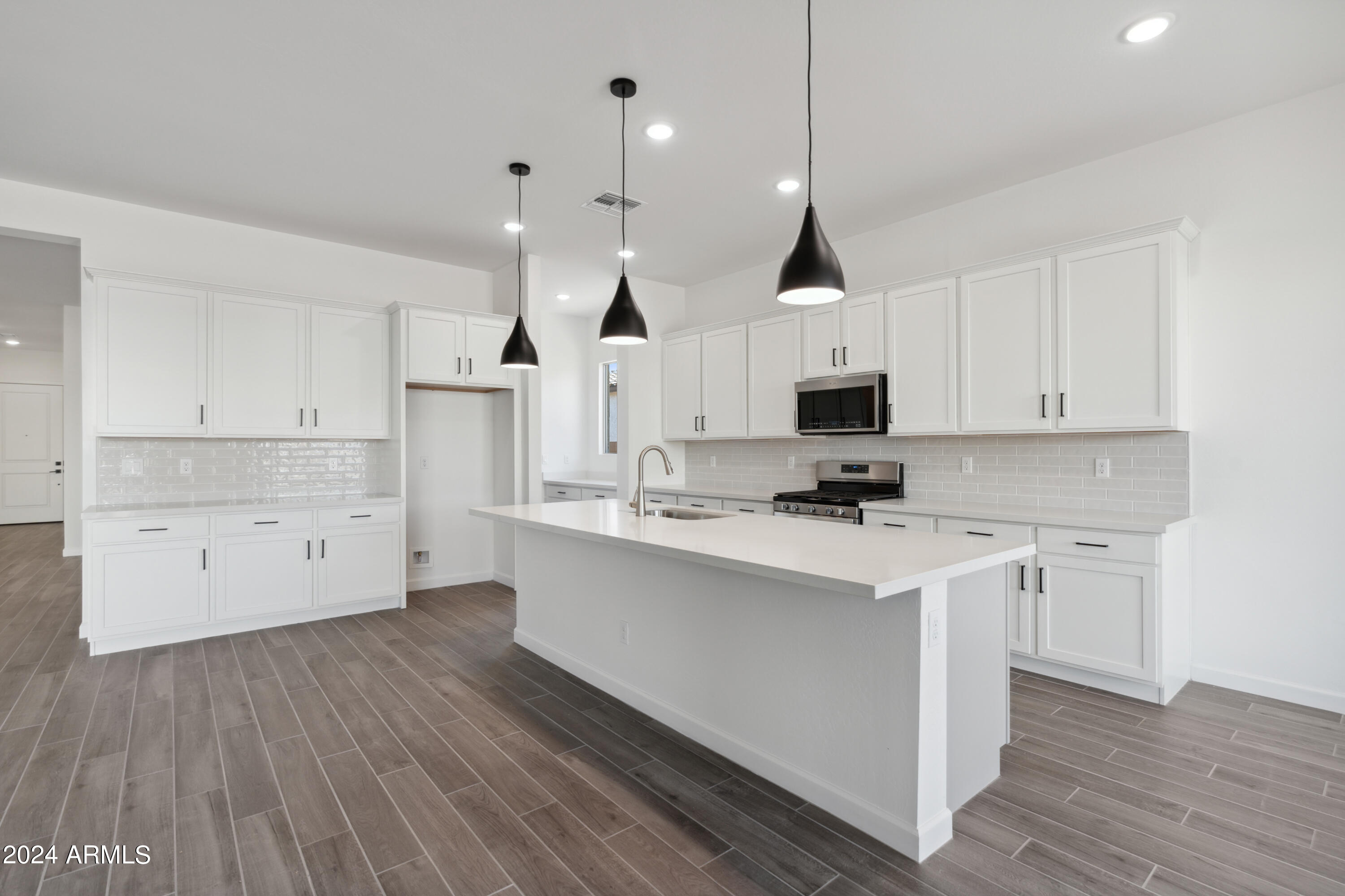 22626 E ROUNDUP Way