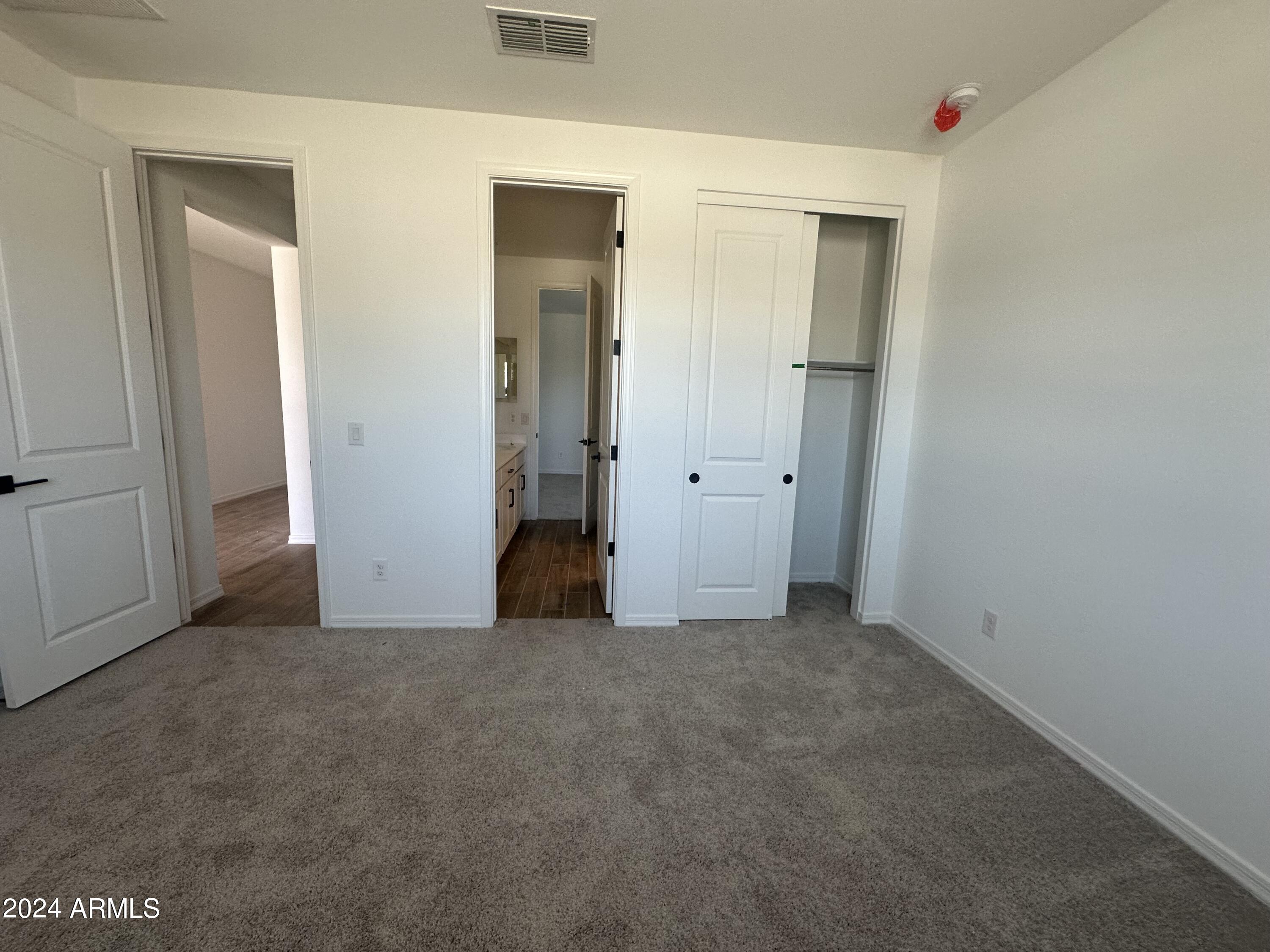 2657 E HOLLYWOOD IKE Avenue