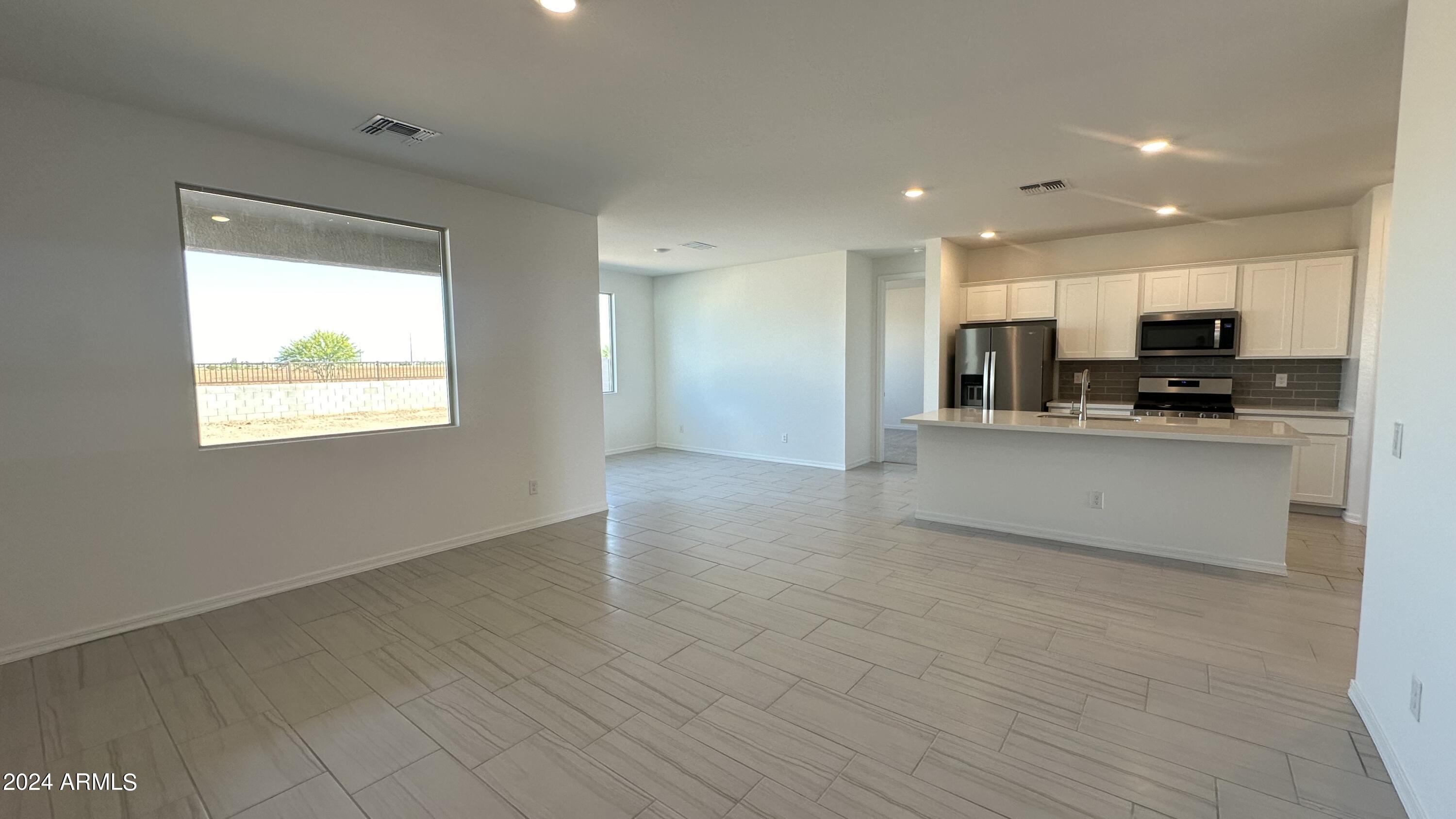3433 E REBEL Lane
