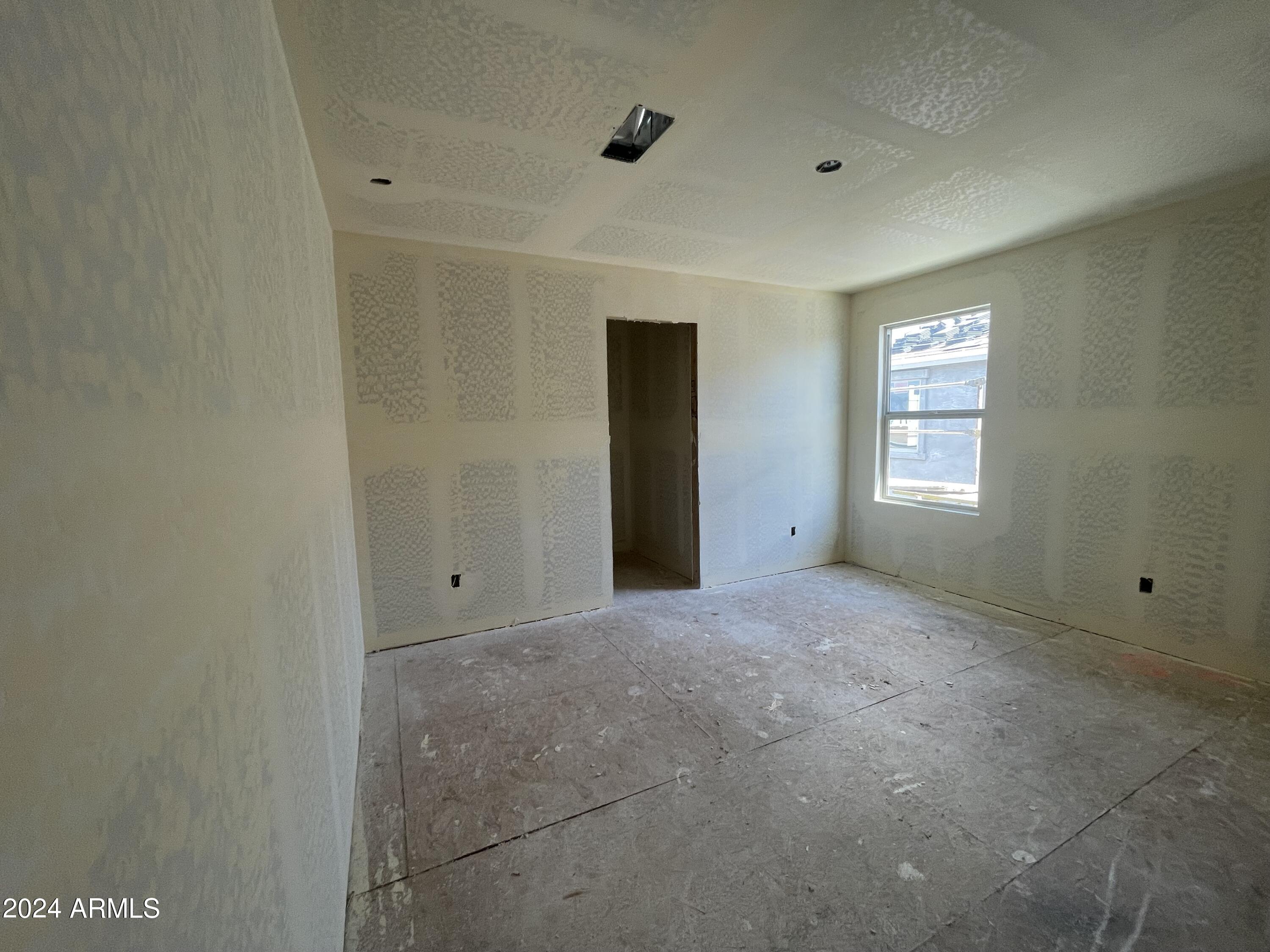6108 S CALDERON