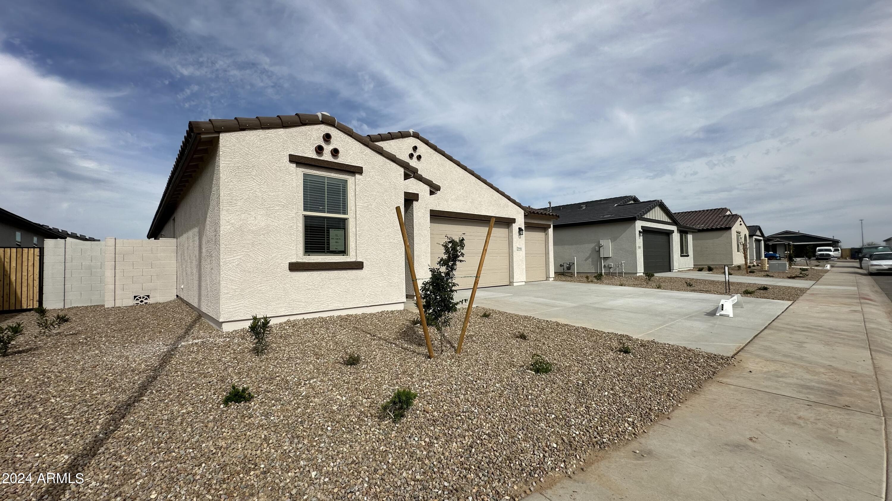 31981 N RIDER Drive