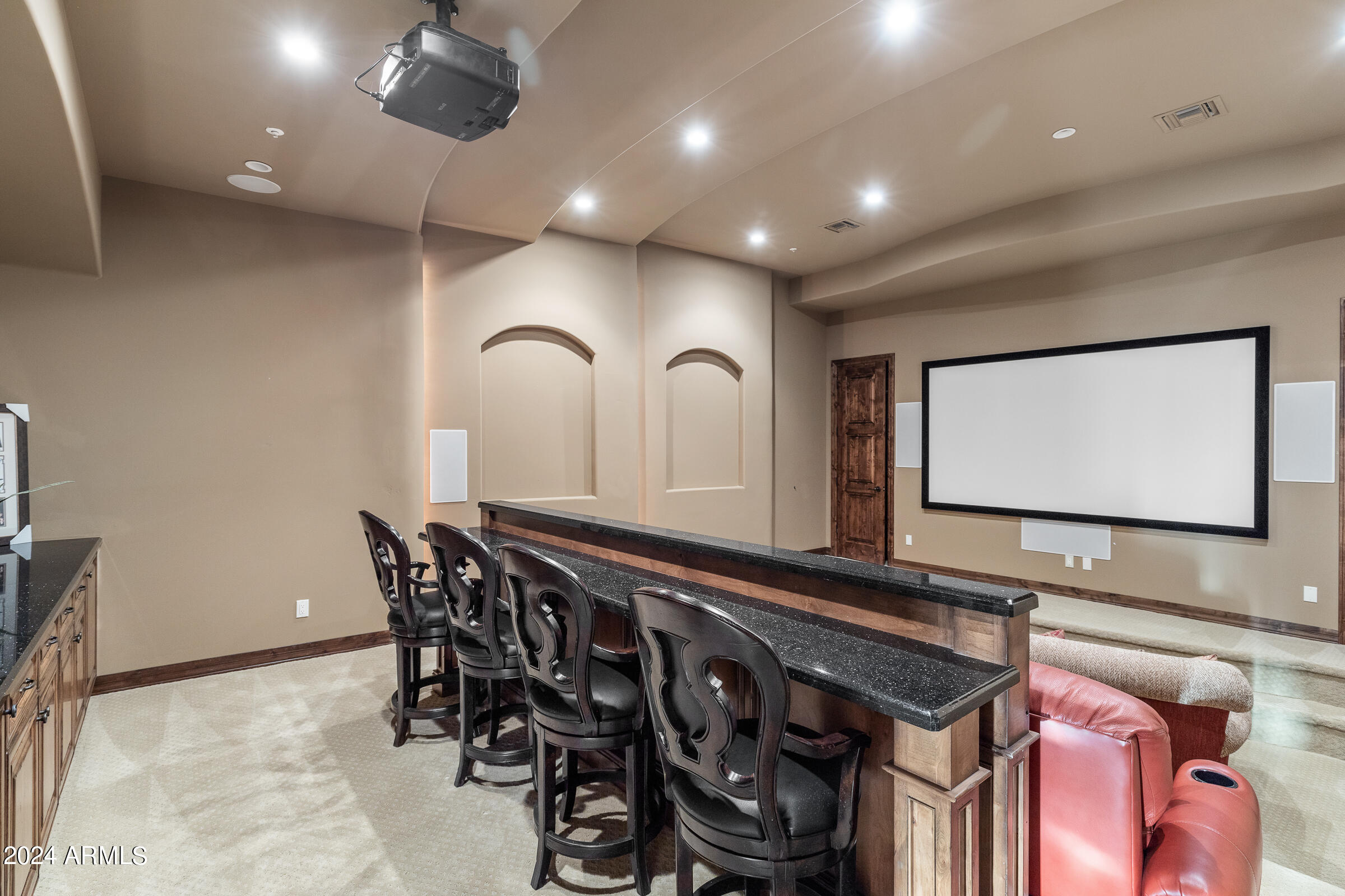 4320 N DIAMOND POINT Circle