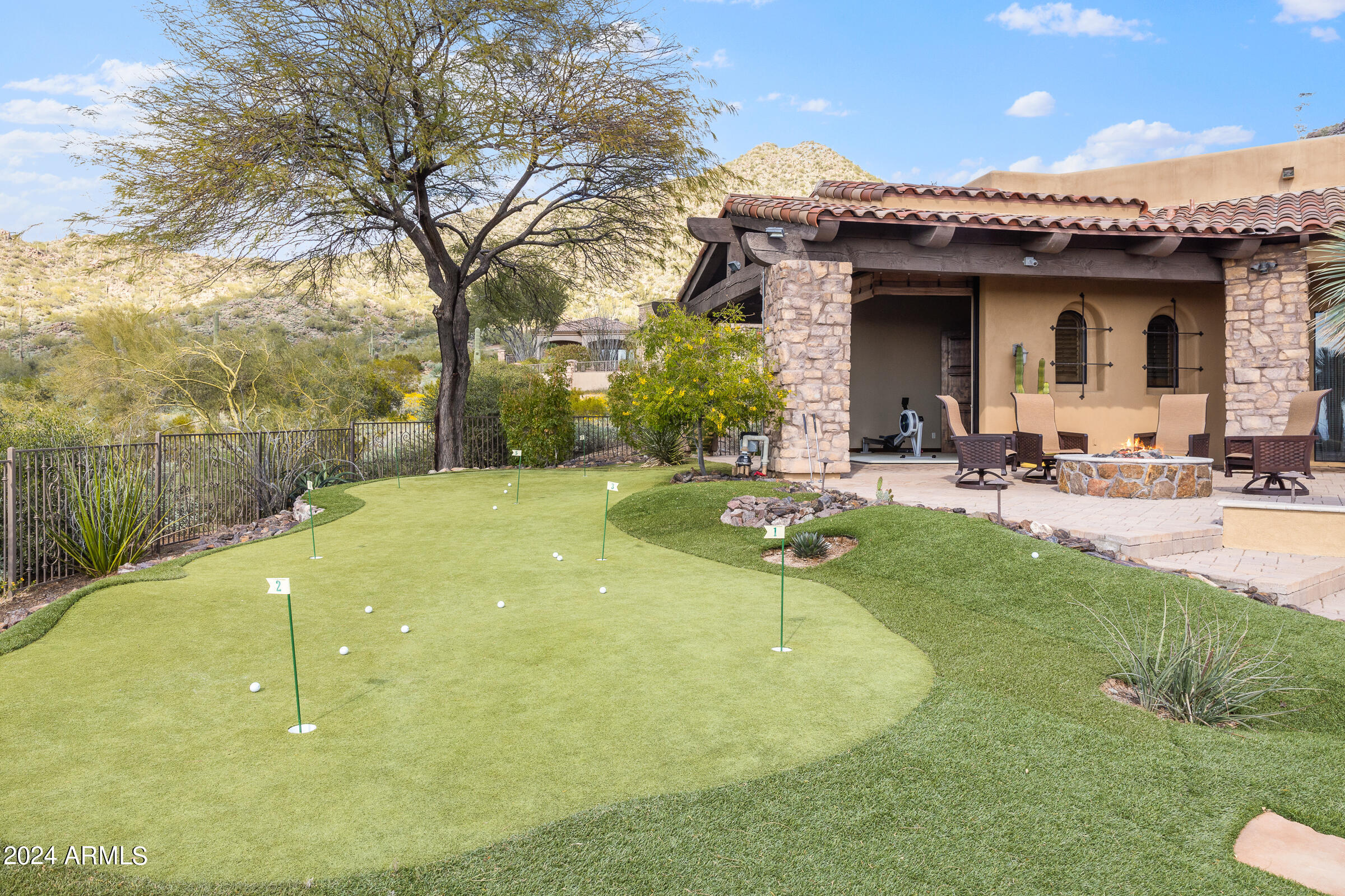 4320 N DIAMOND POINT Circle