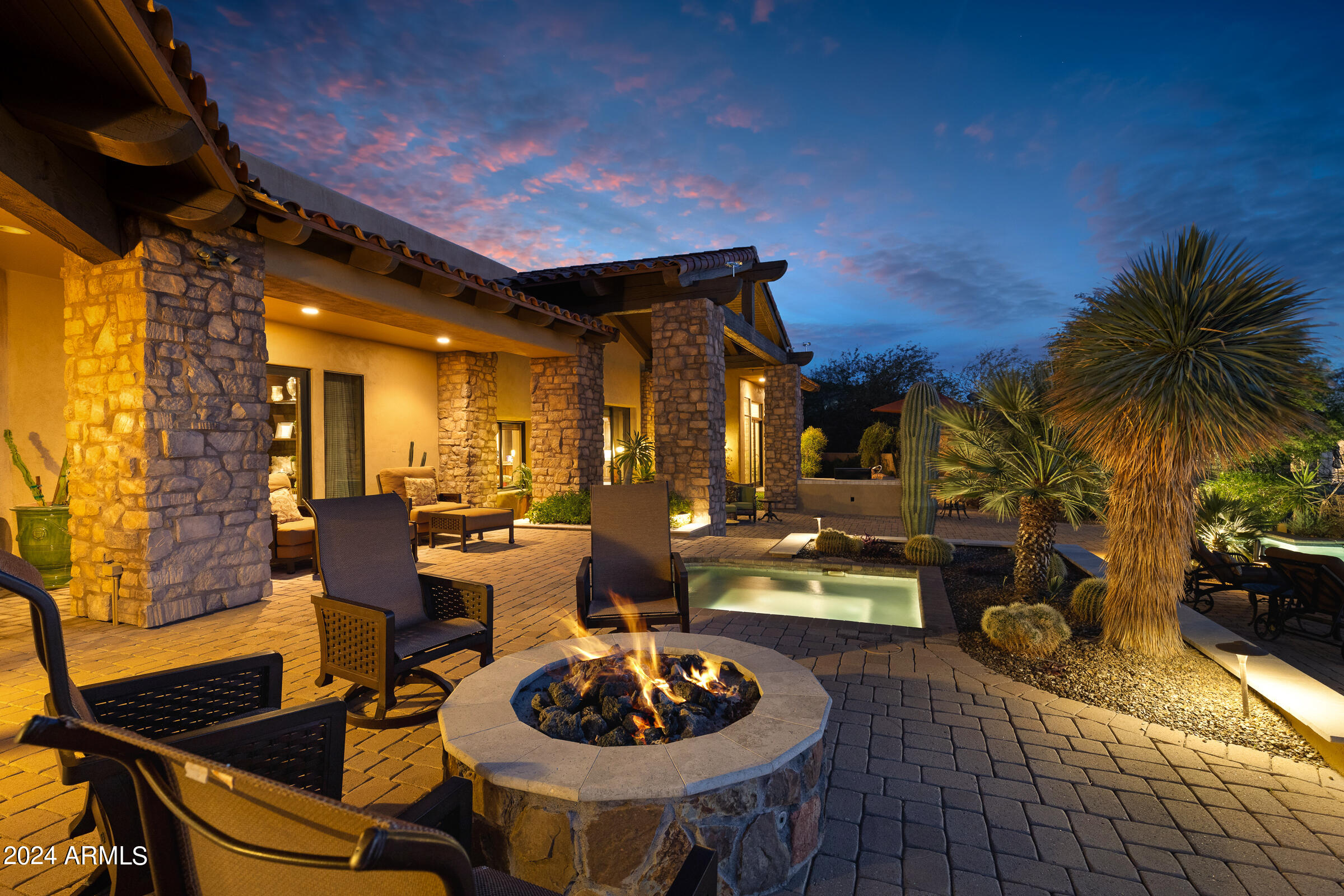 4320 N DIAMOND POINT Circle