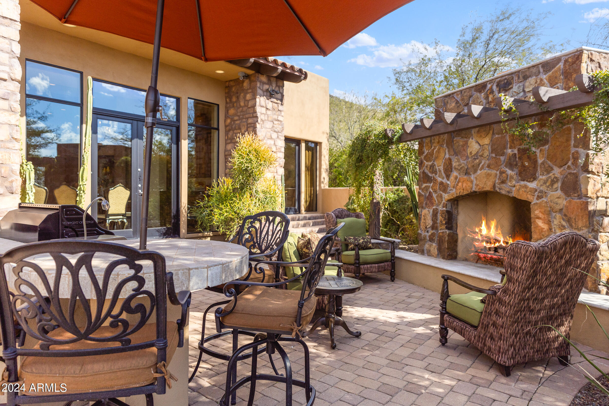 4320 N DIAMOND POINT Circle