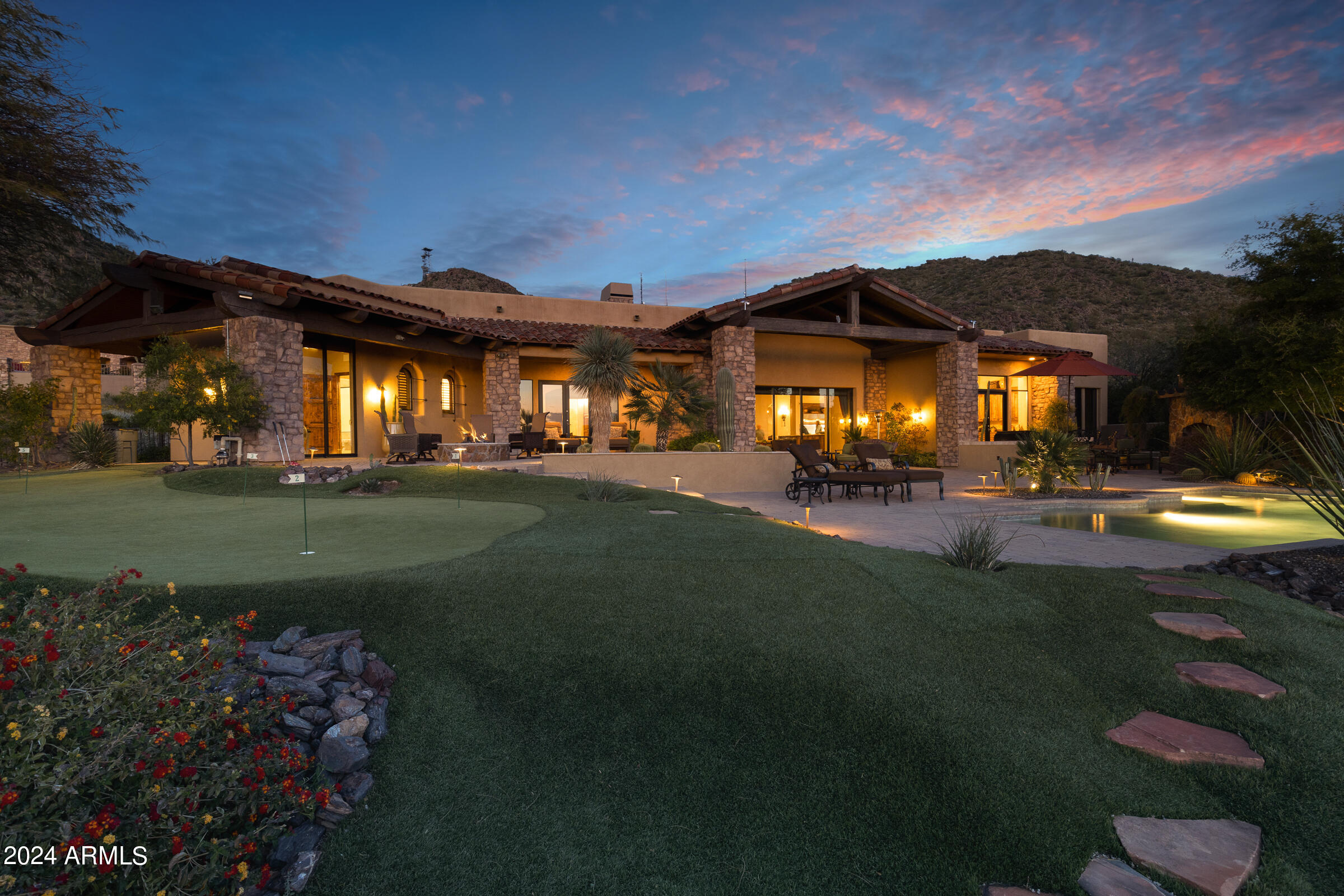 4320 N DIAMOND POINT Circle