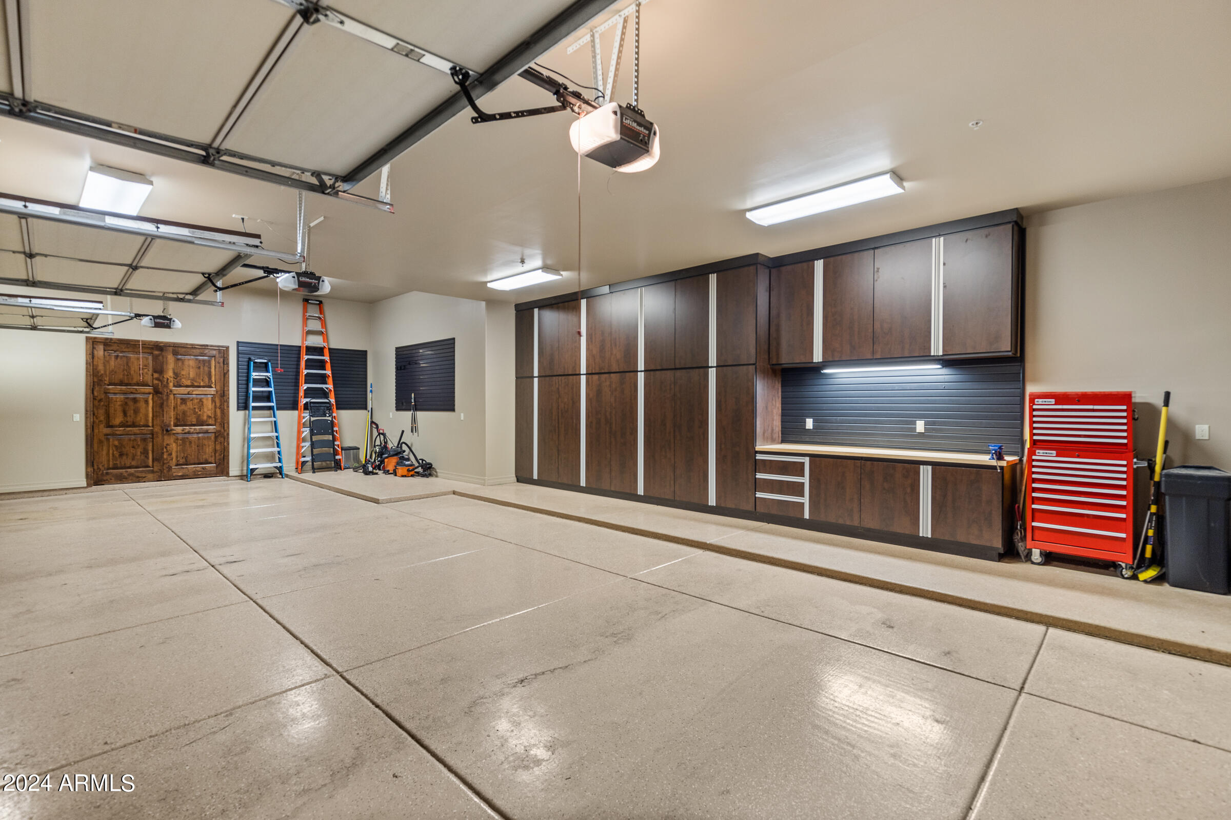 4320 N DIAMOND POINT Circle