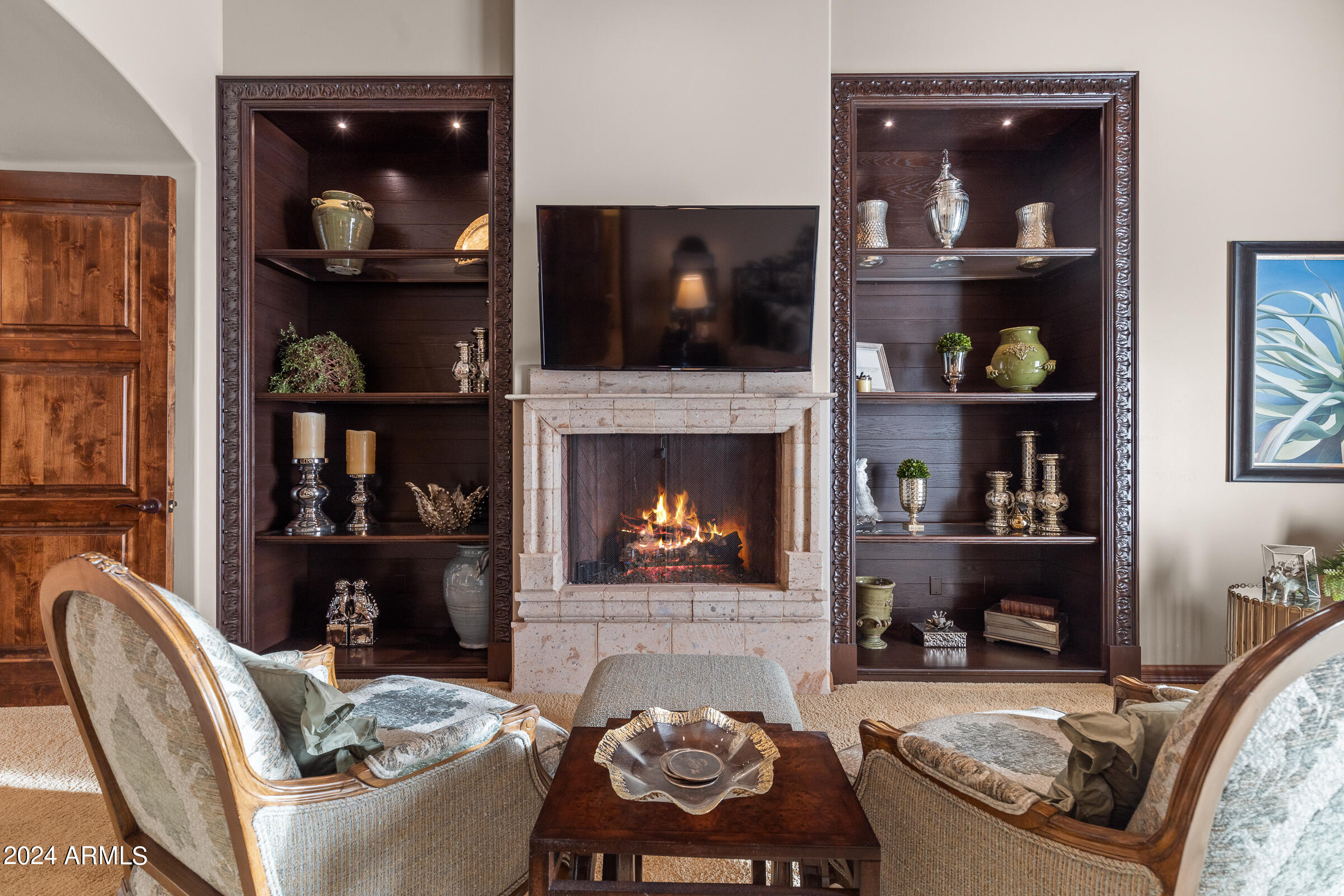 4320 N DIAMOND POINT Circle