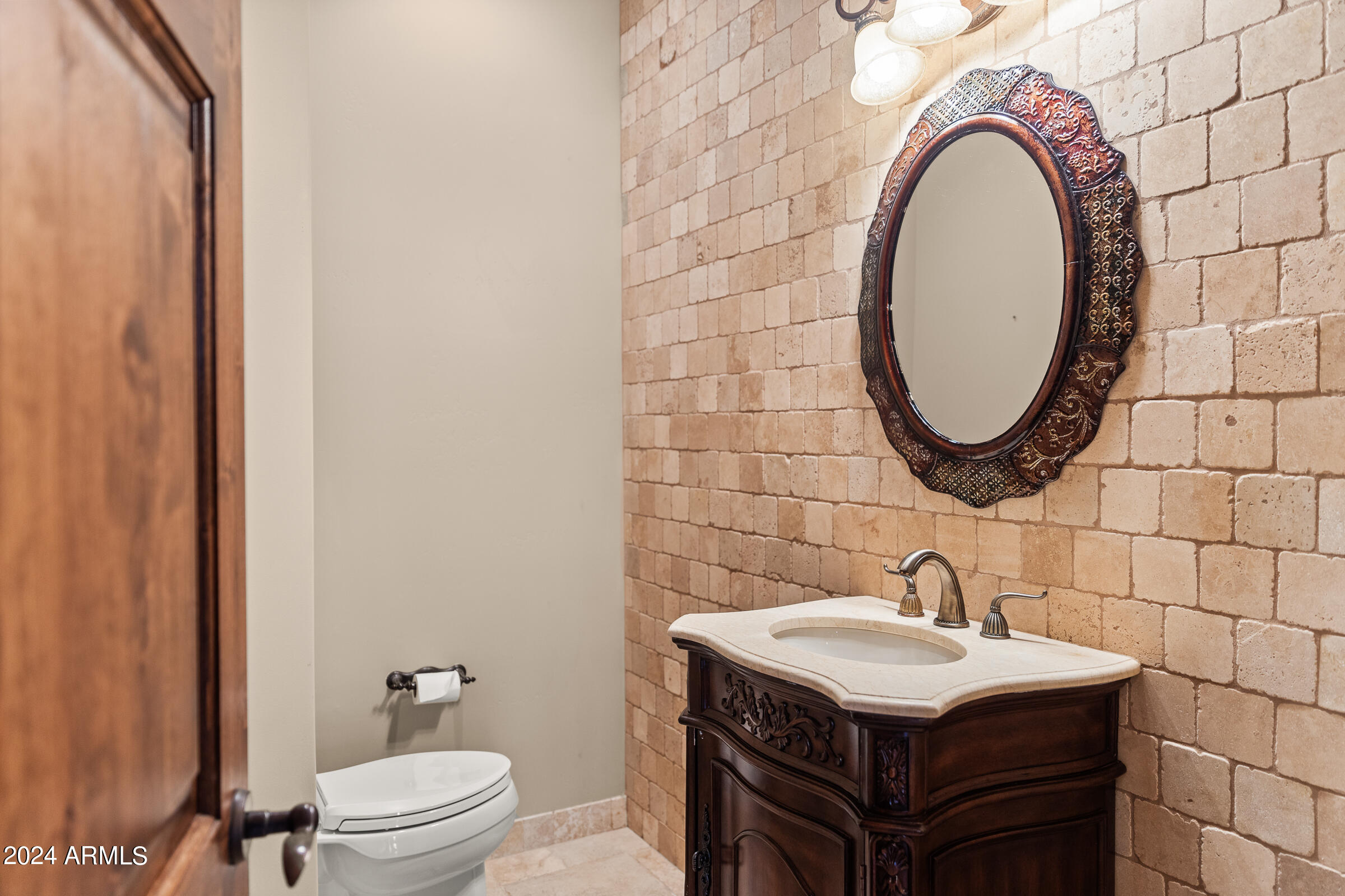 4320 N DIAMOND POINT Circle