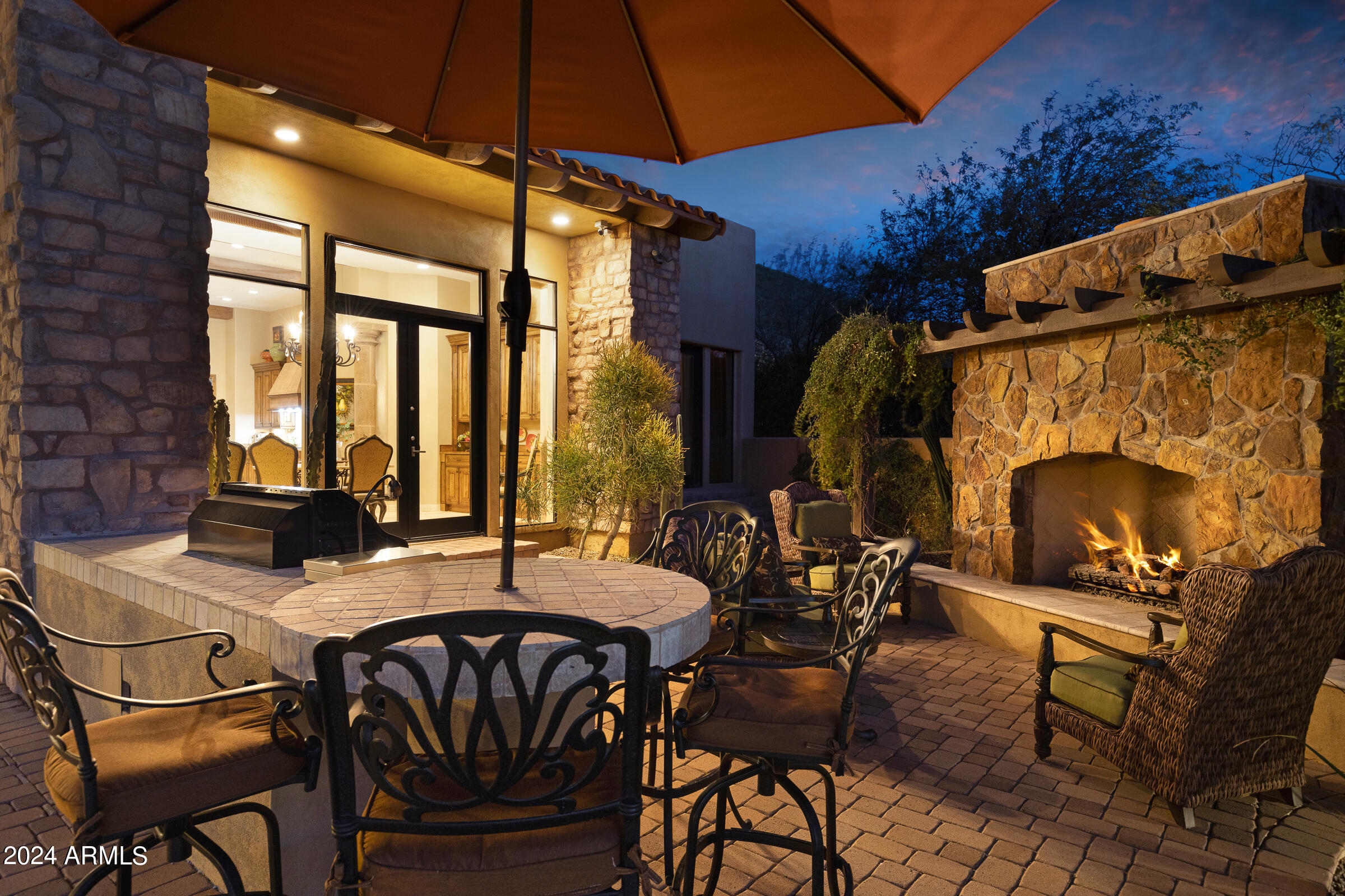 4320 N DIAMOND POINT Circle