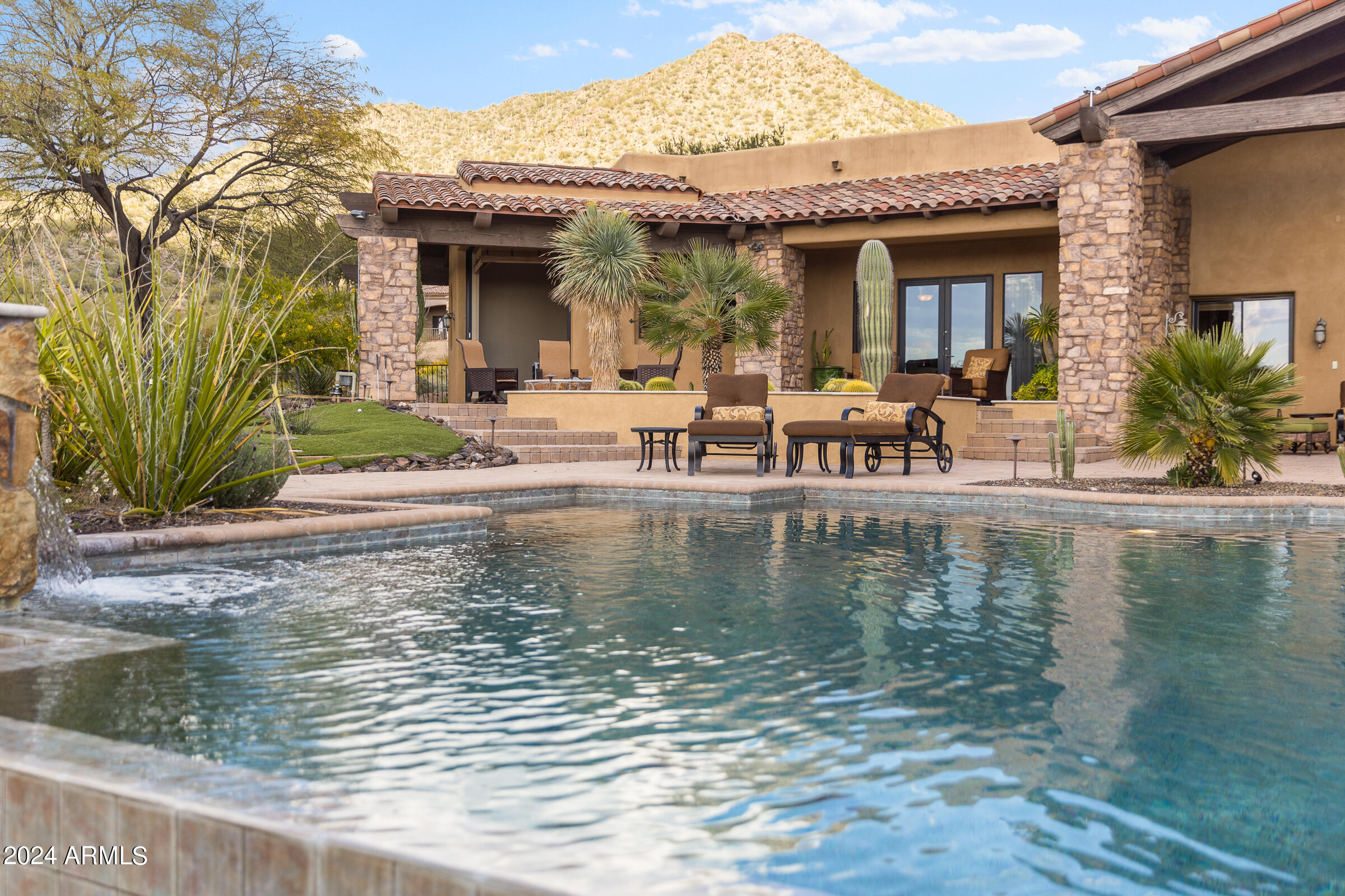 4320 N DIAMOND POINT Circle