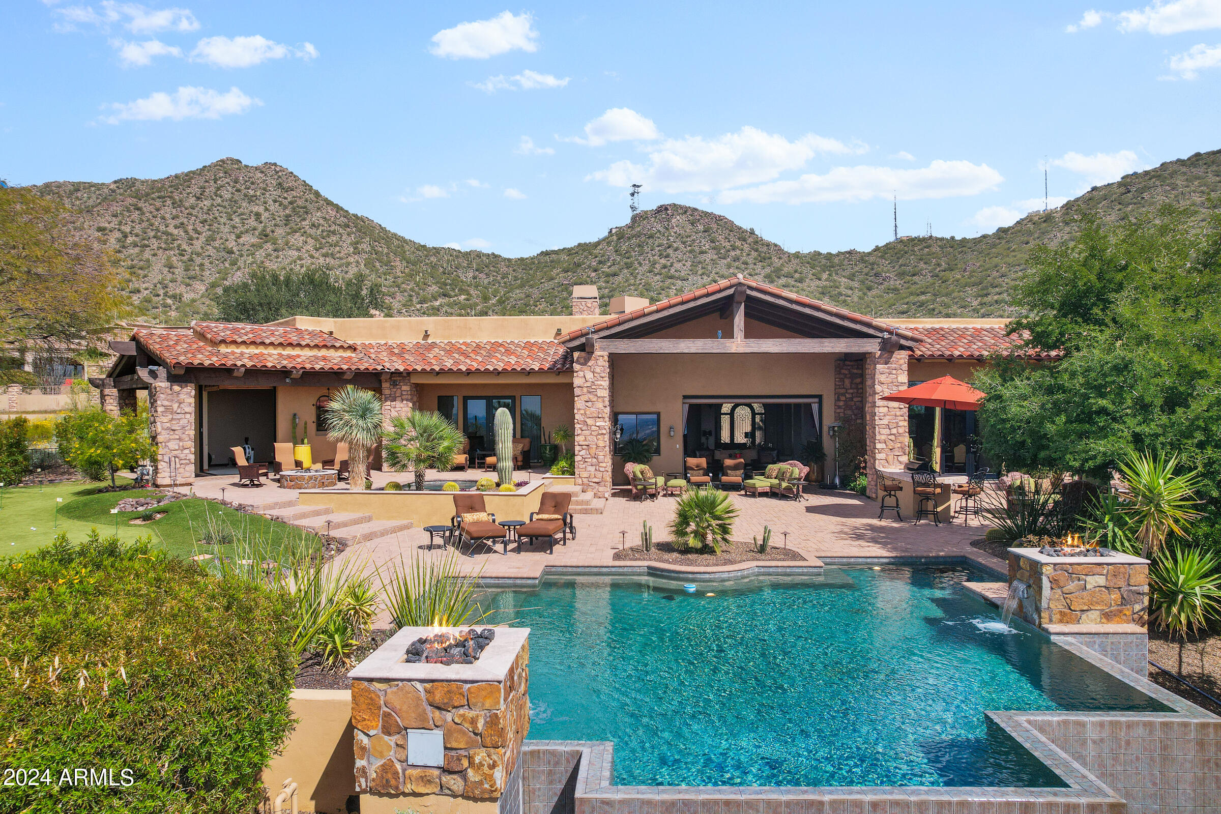 4320 N DIAMOND POINT Circle