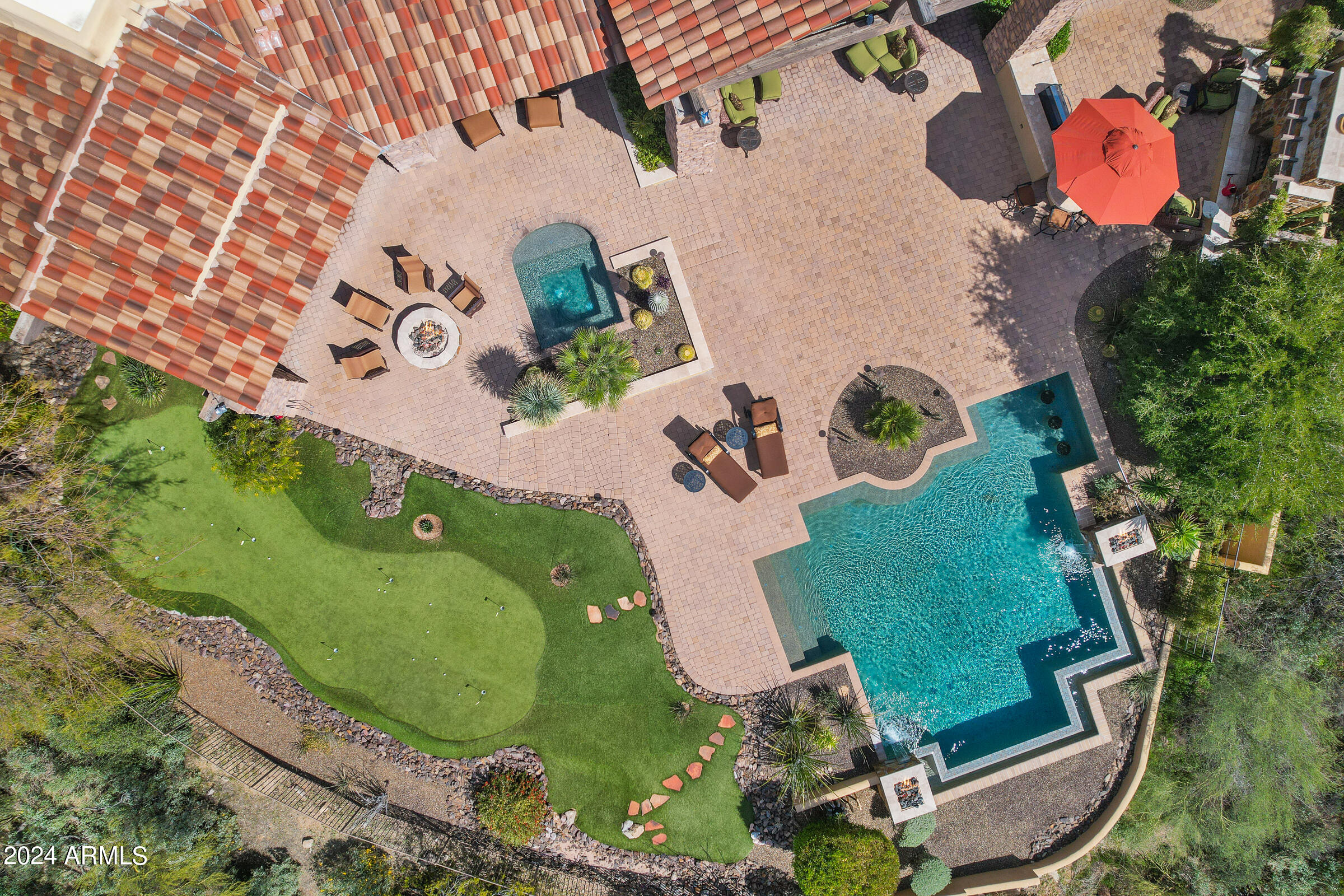 4320 N DIAMOND POINT Circle