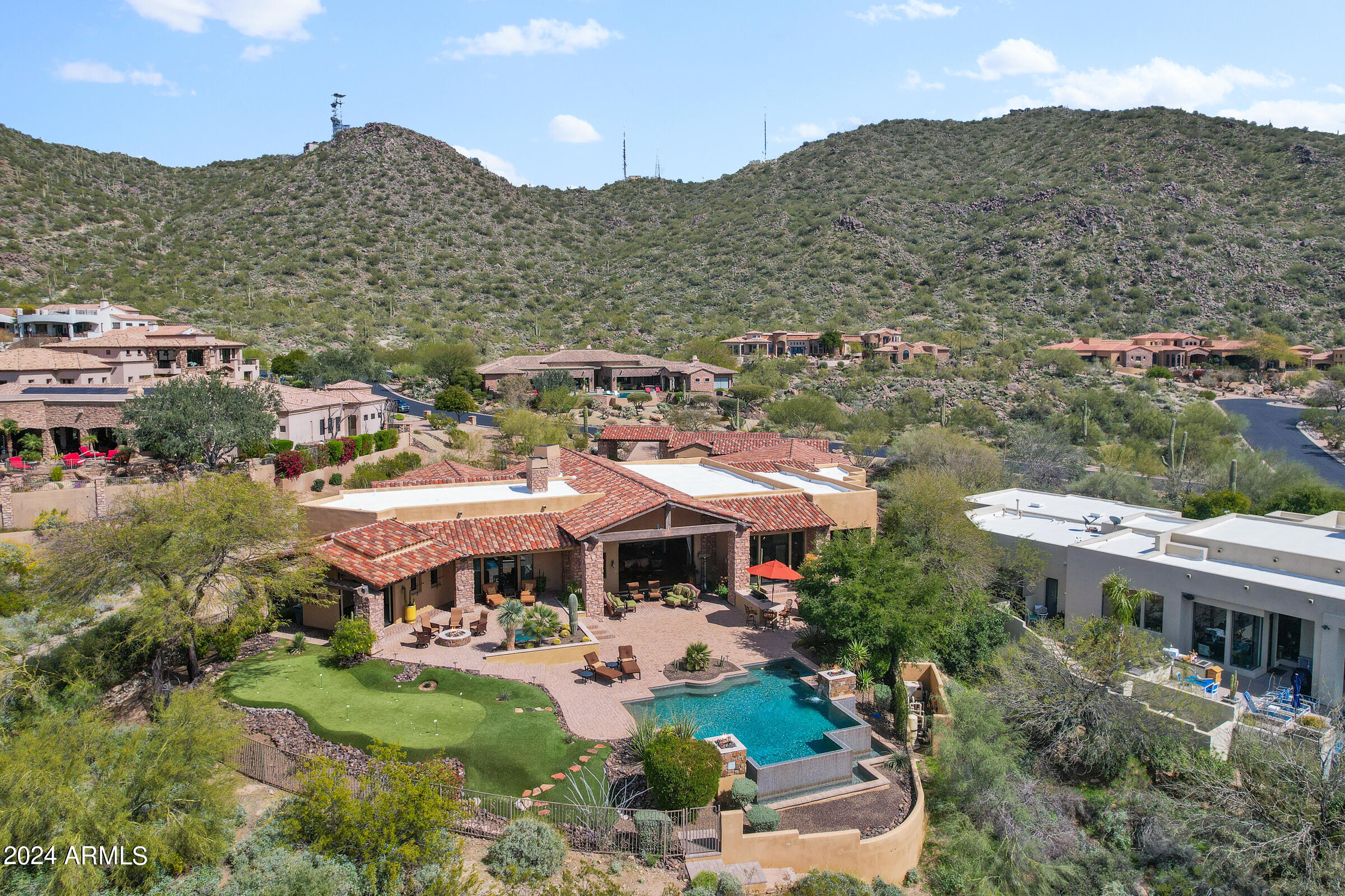 4320 N DIAMOND POINT Circle