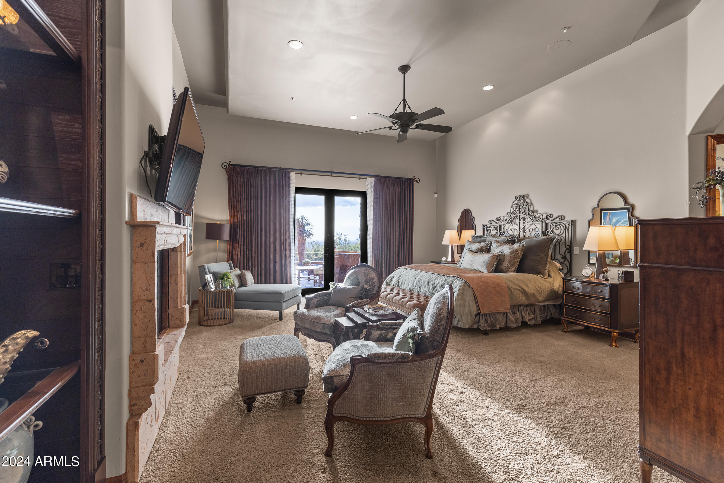 4320 N DIAMOND POINT Circle