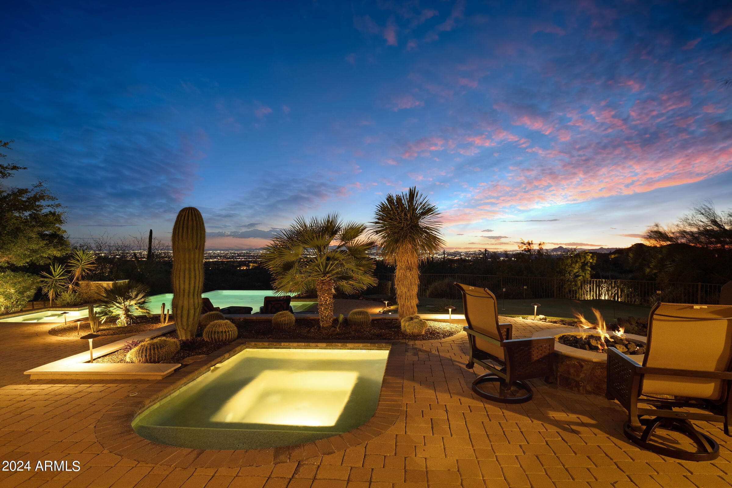 4320 N DIAMOND POINT Circle