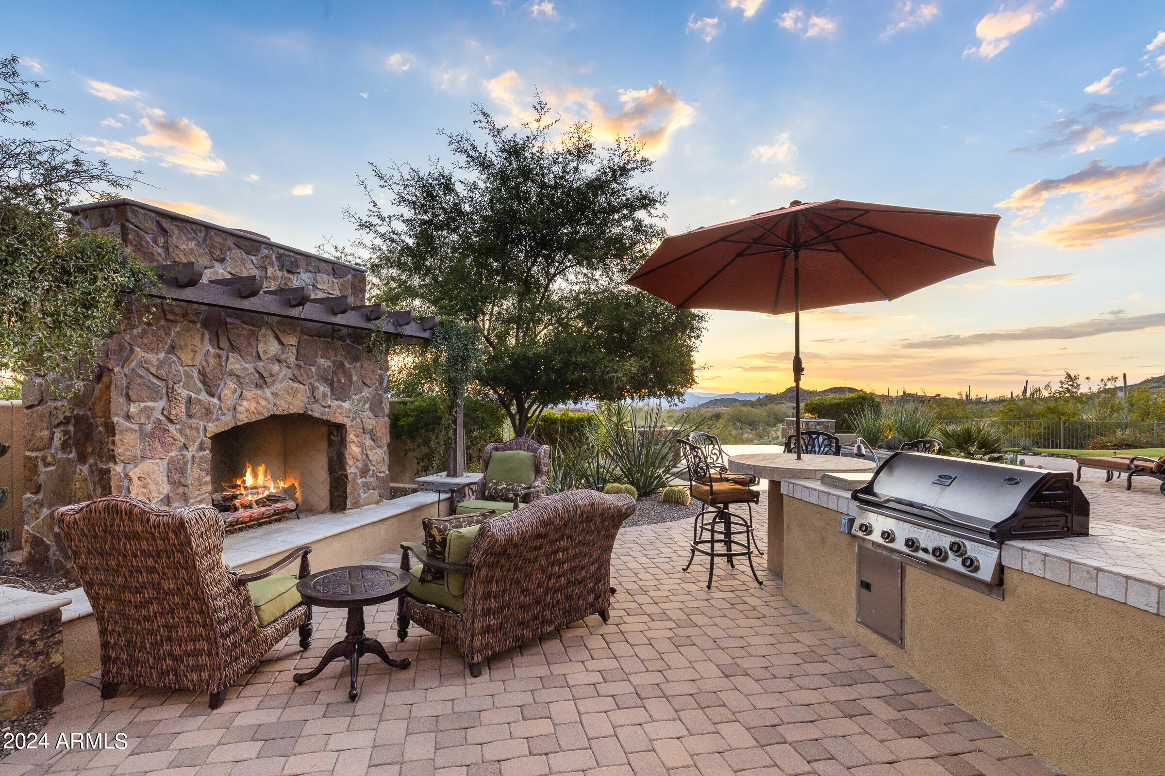 4320 N DIAMOND POINT Circle