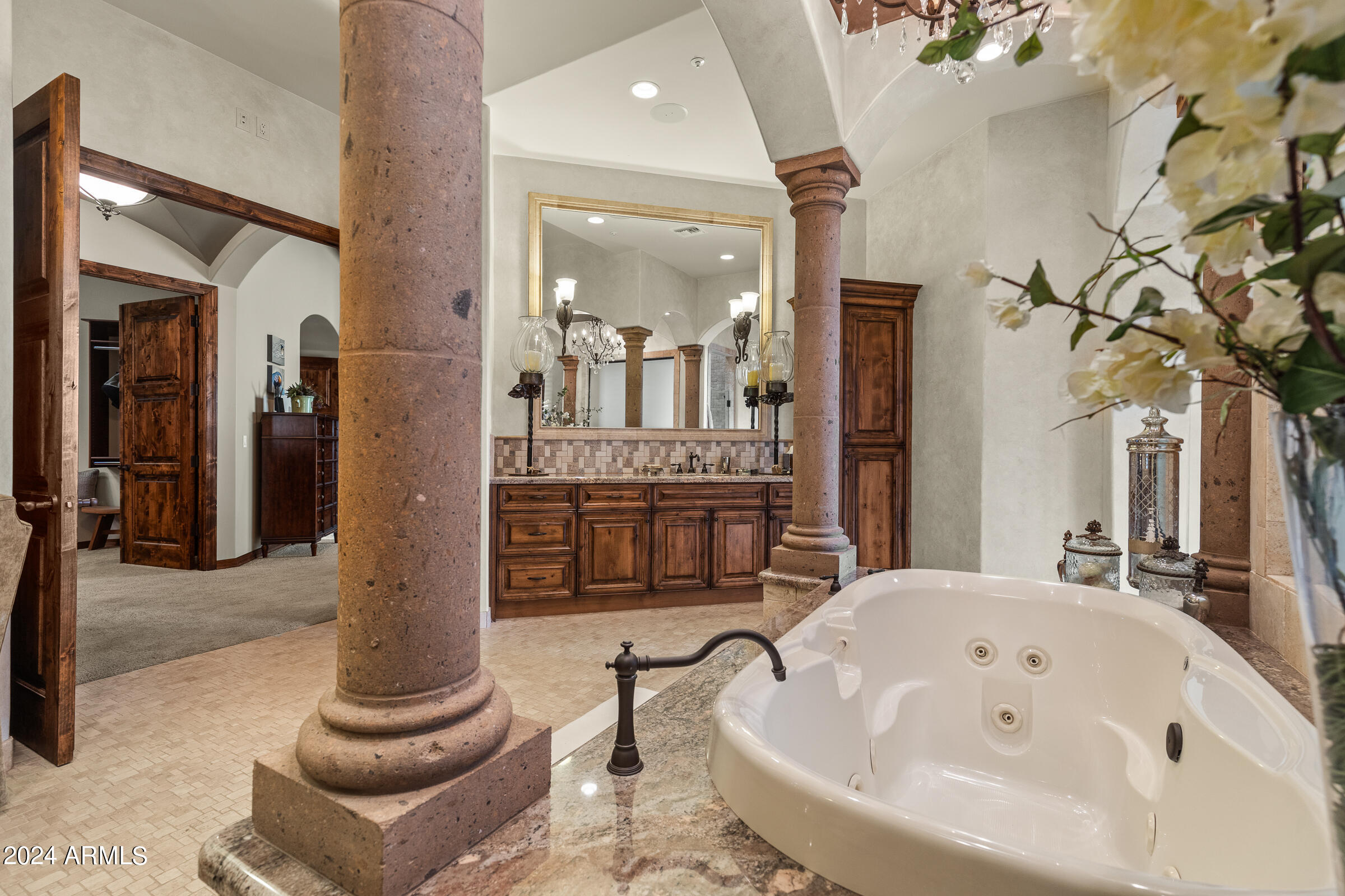 4320 N DIAMOND POINT Circle