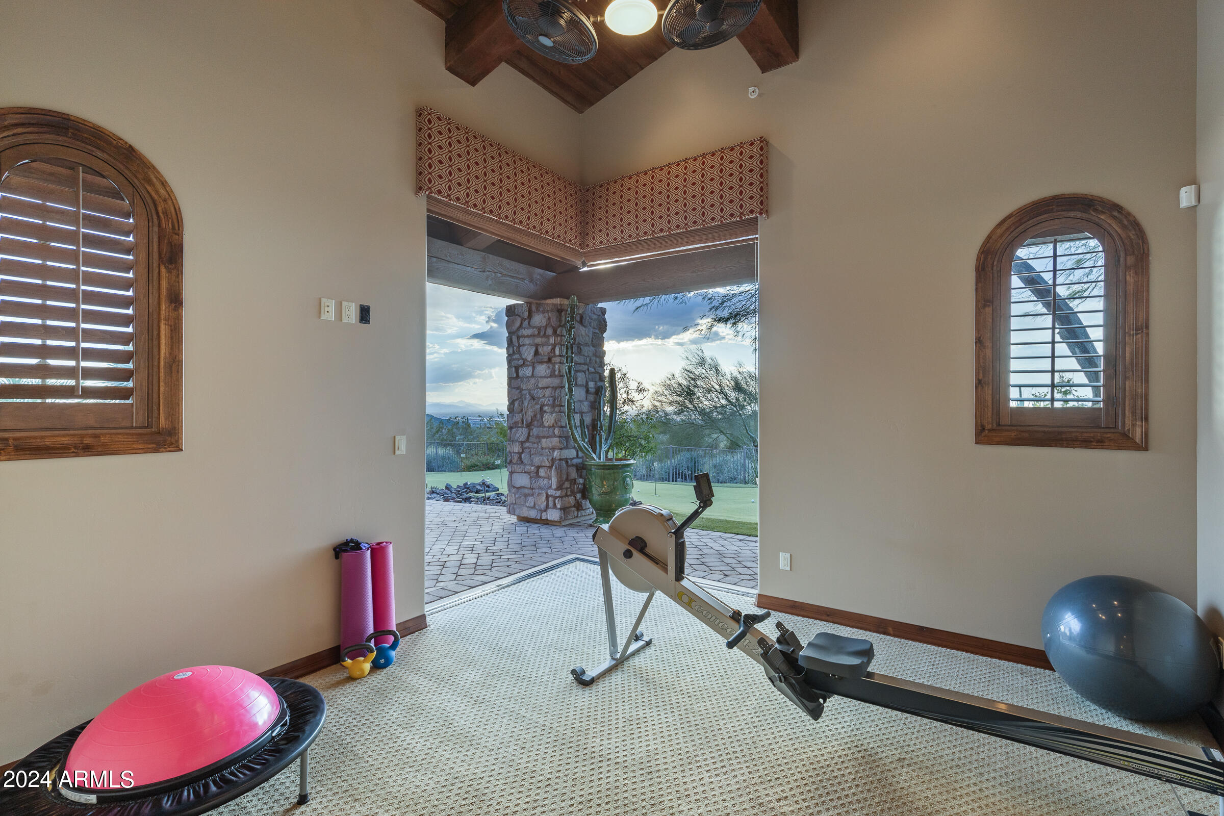 4320 N DIAMOND POINT Circle